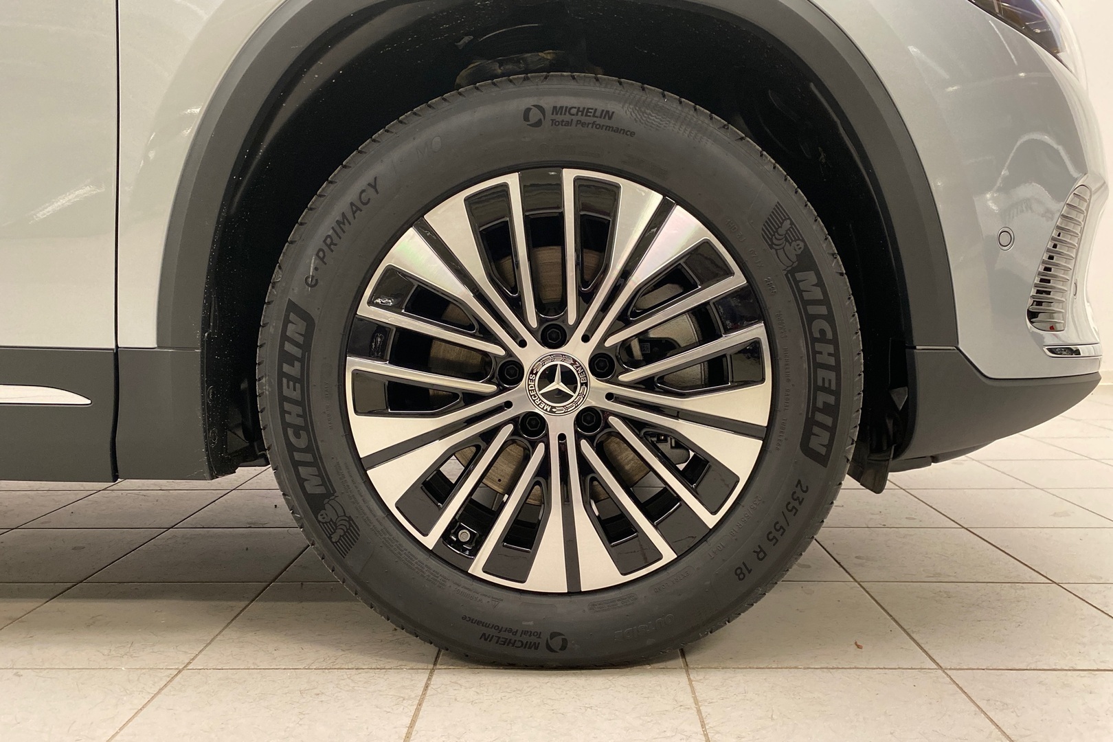 MERCEDES-BENZ EQA 2025