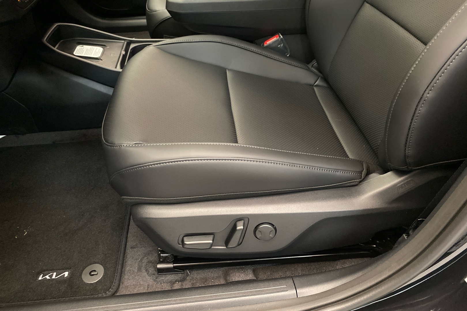 KIA EV4 2026