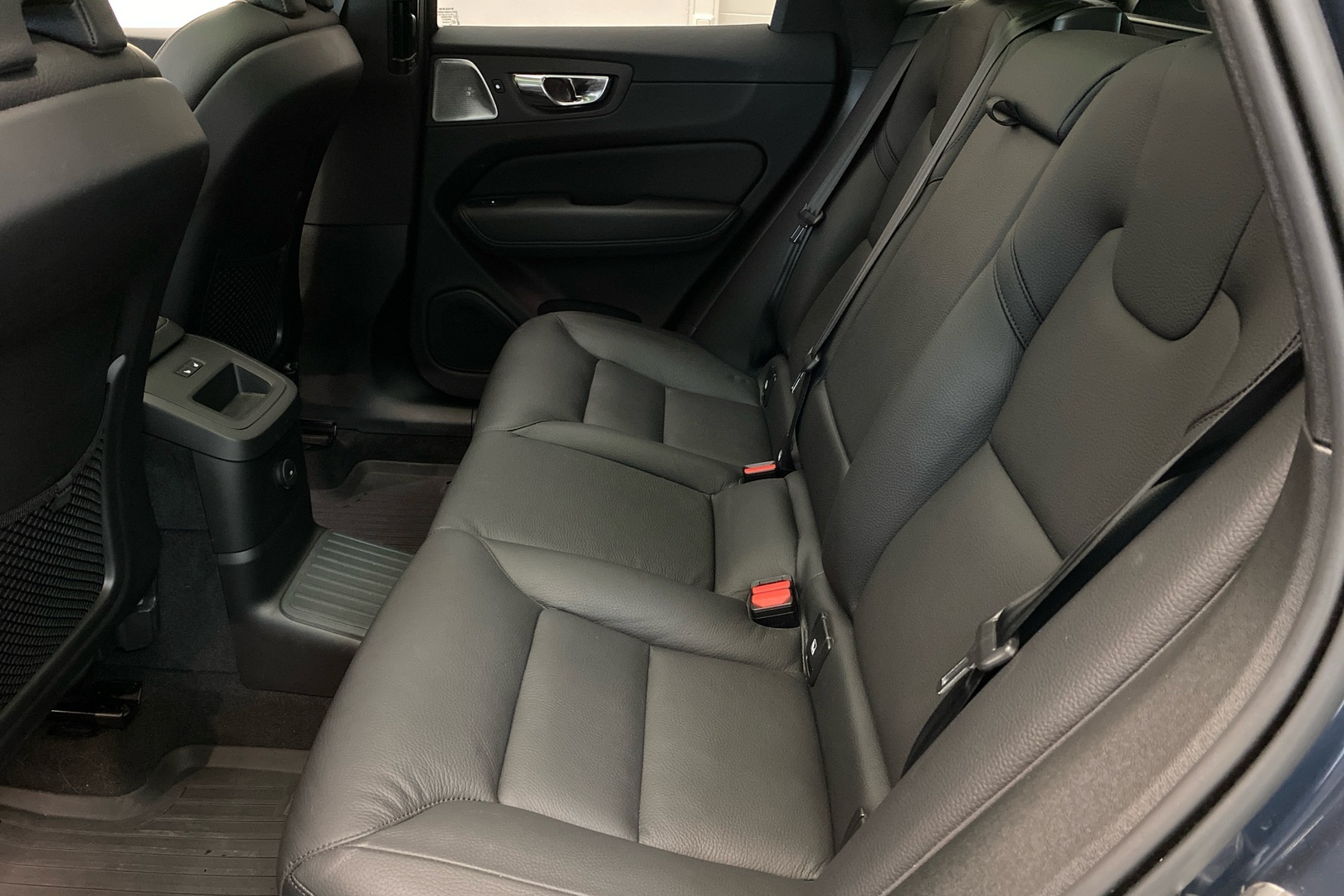 VOLVO XC60 2022