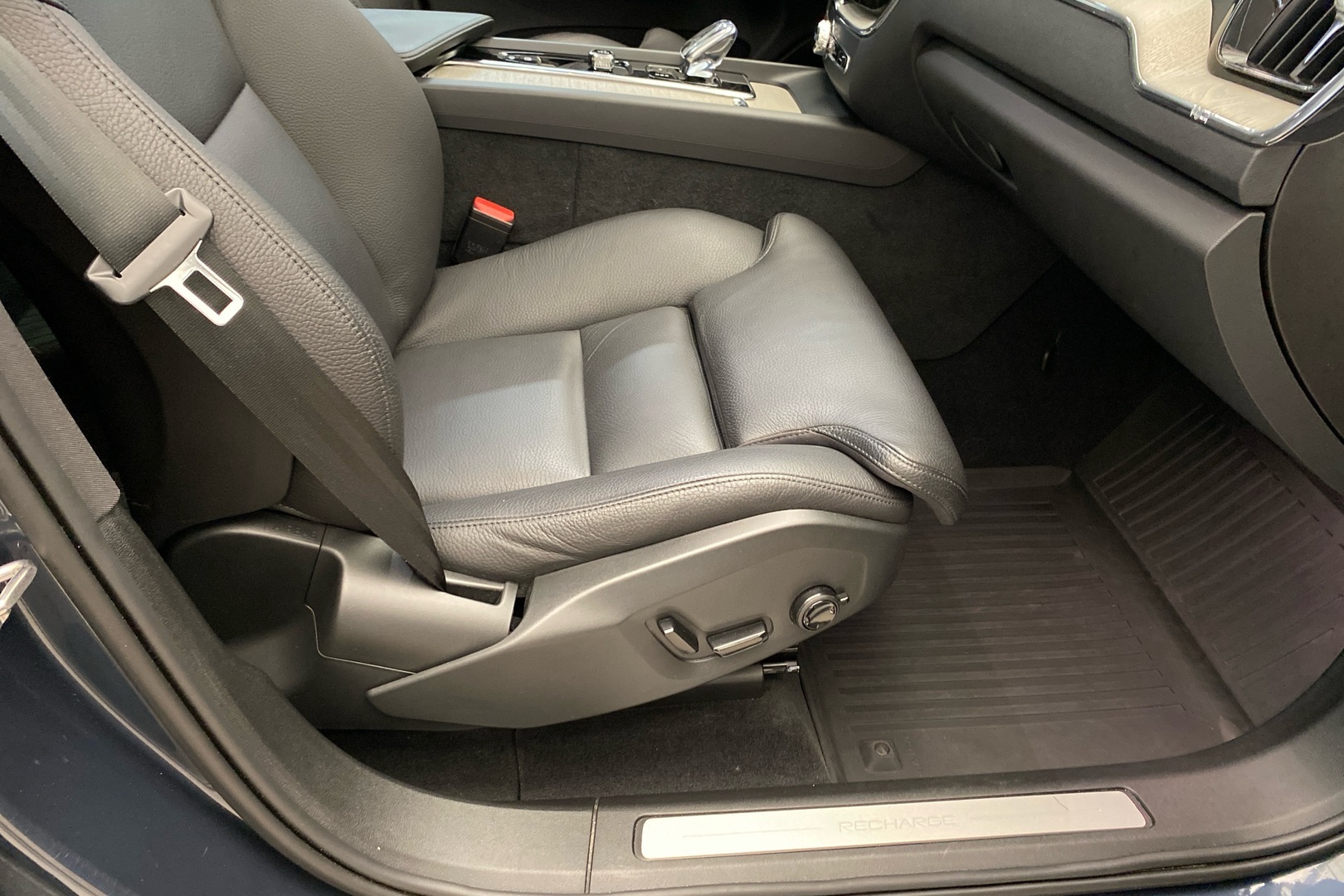 VOLVO XC60 2022
