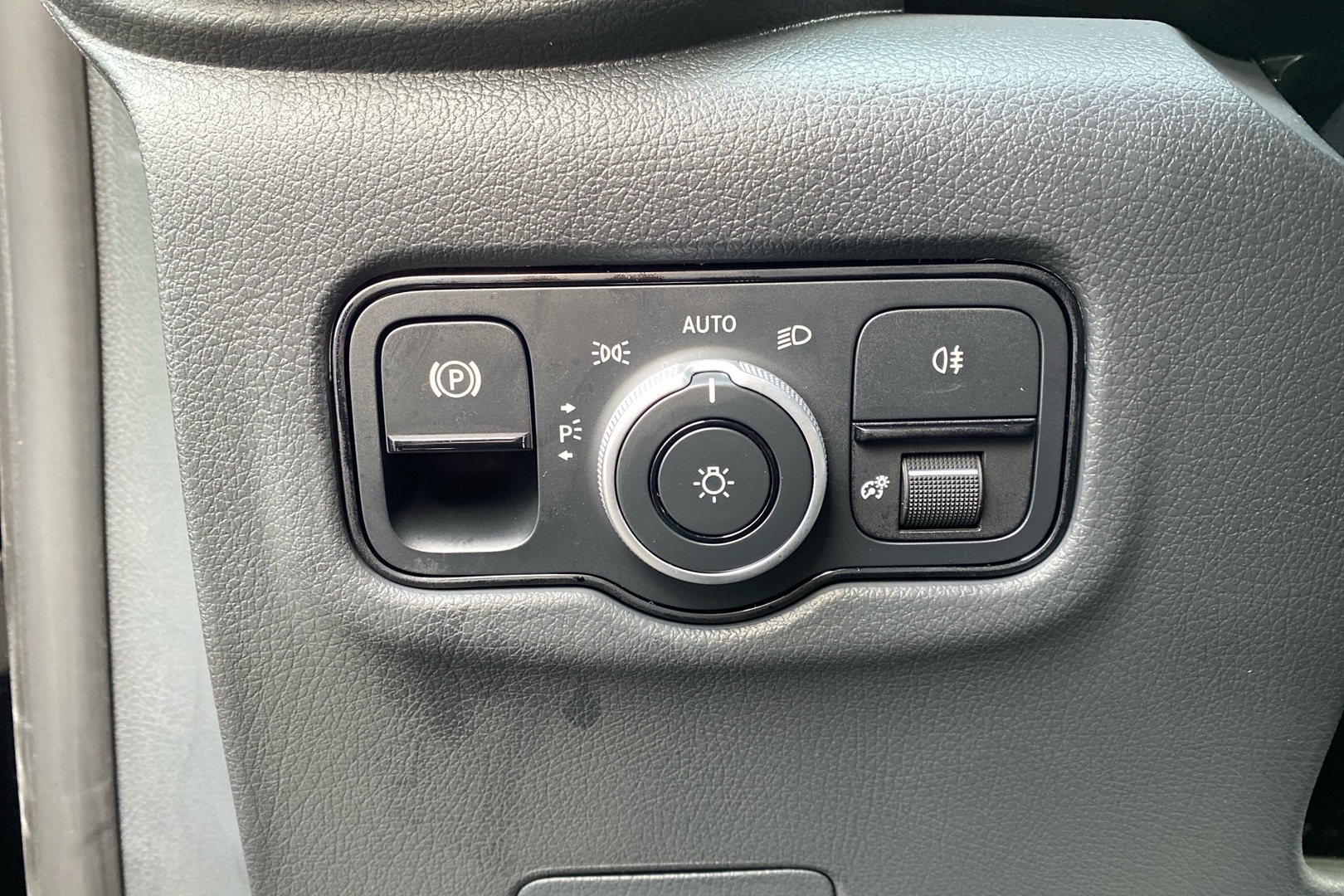 MERCEDES-BENZ Vito 2025