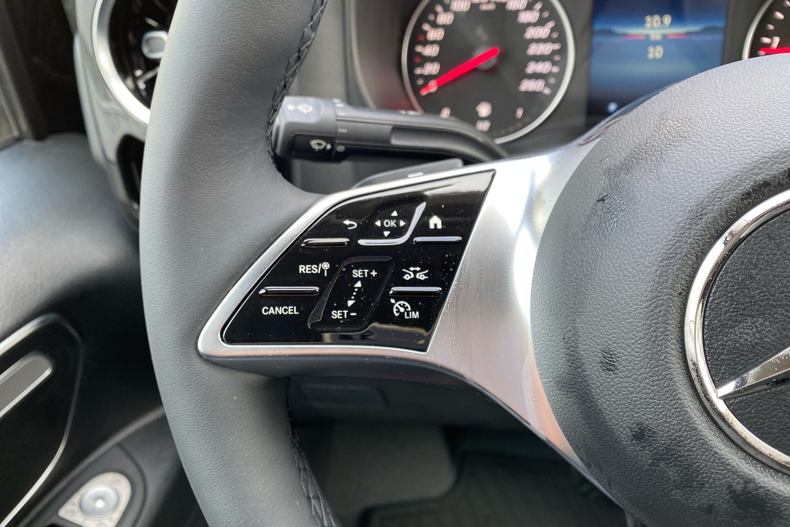 MERCEDES-BENZ Vito 2025