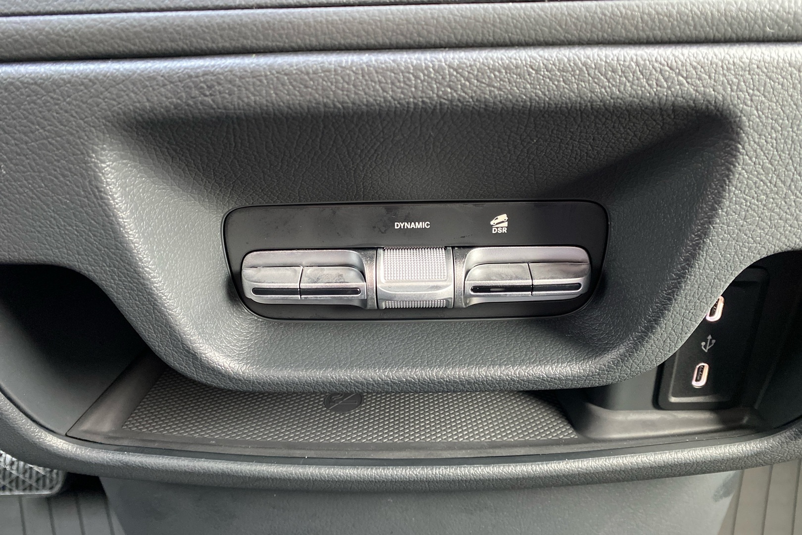 MERCEDES-BENZ Vito 2025
