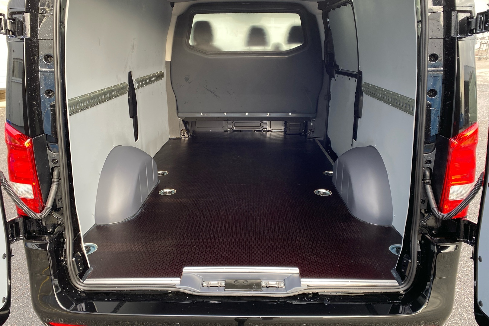MERCEDES-BENZ Vito 2025