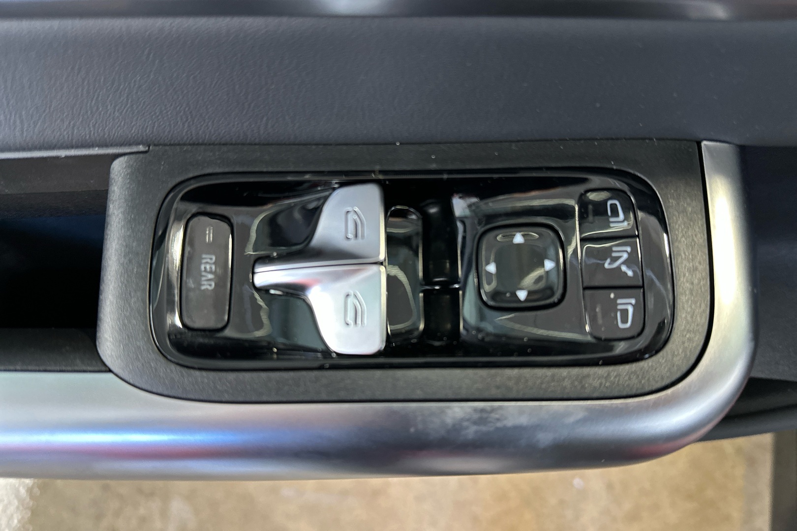 MERCEDES-BENZ CLA 2025