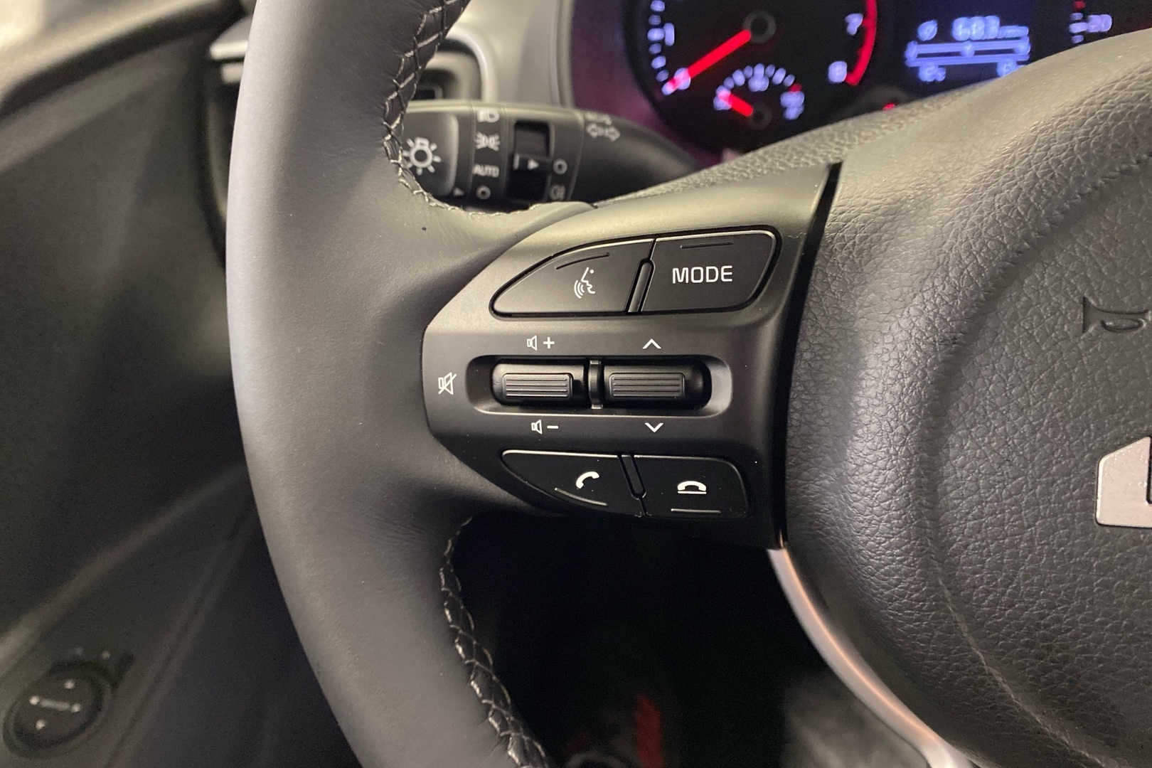 KIA STONIC 2024