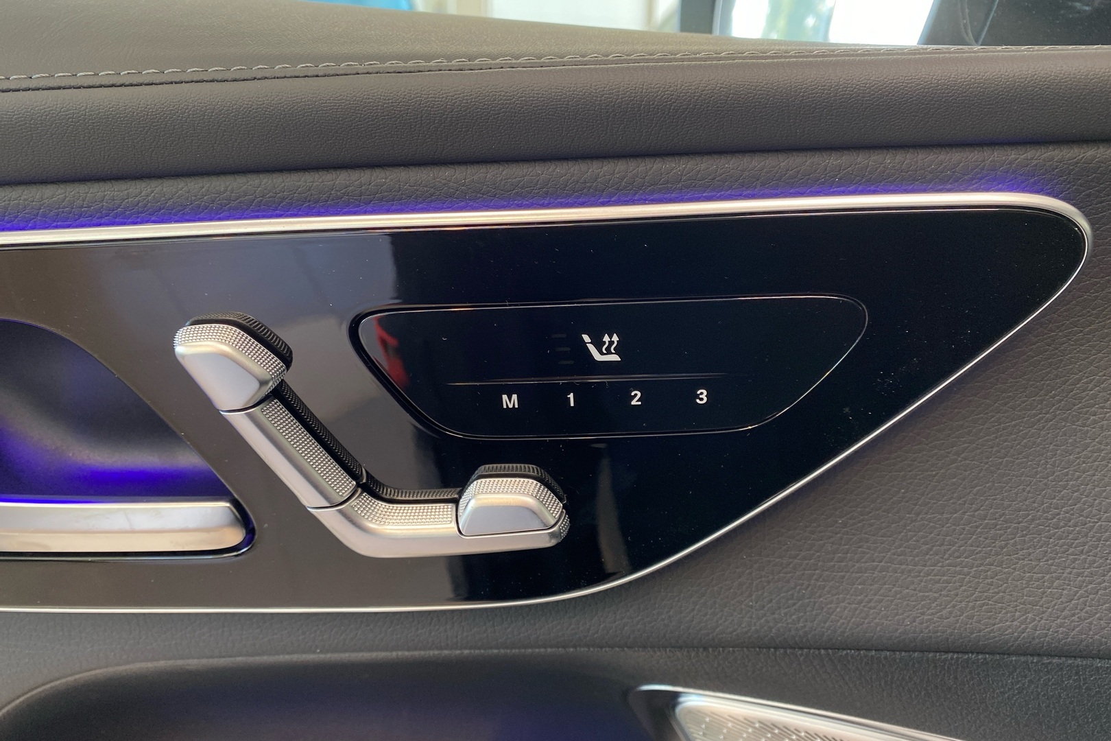 MERCEDES-BENZ GLC 2025