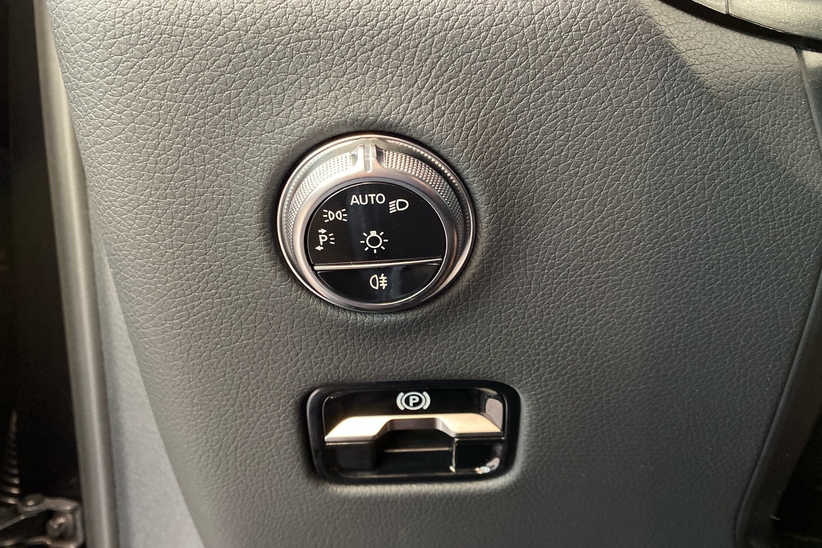 MERCEDES-BENZ GLC 2025
