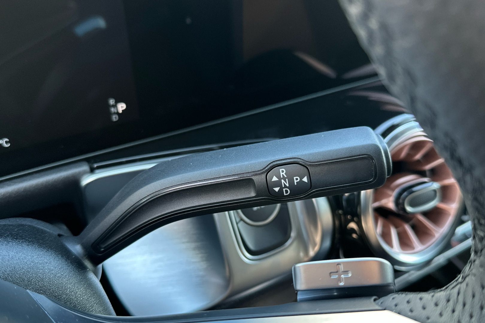 MERCEDES-BENZ EQB 2024