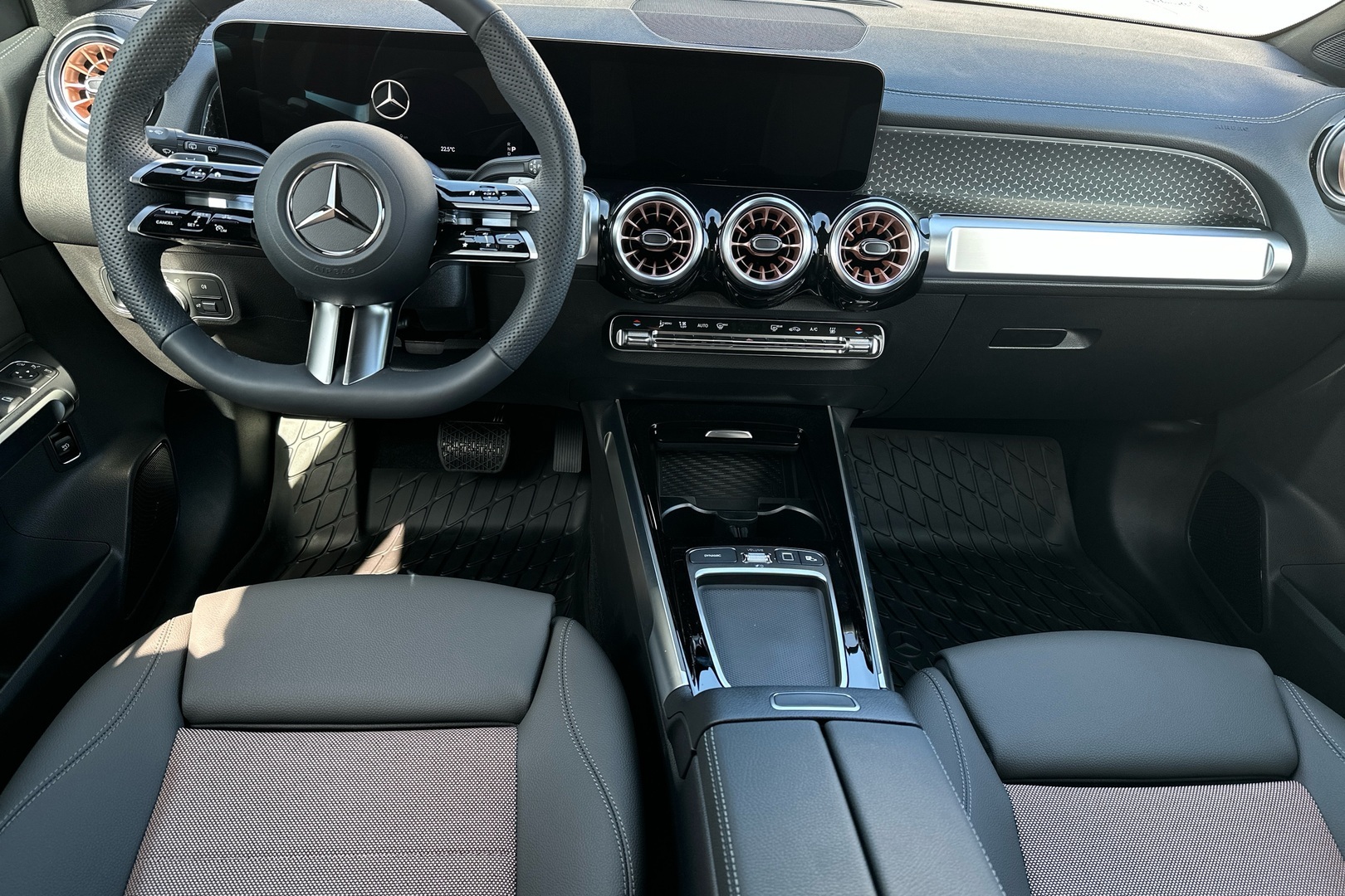 MERCEDES-BENZ EQB 2024