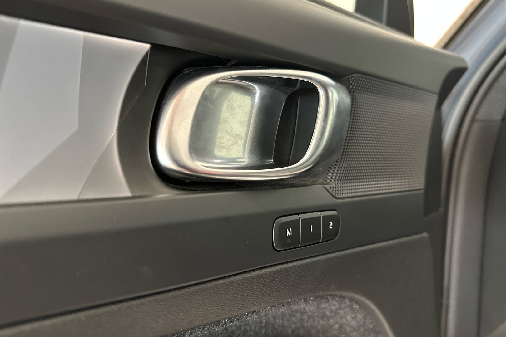 VOLVO XC40 2024