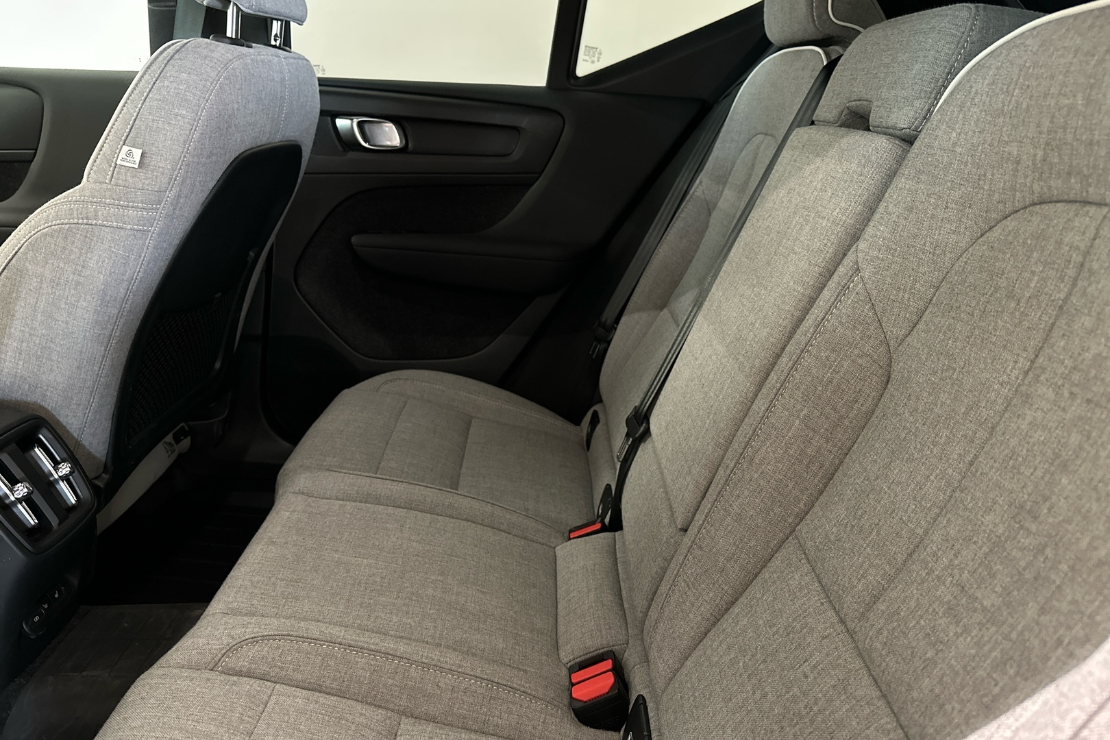 VOLVO XC40 2024