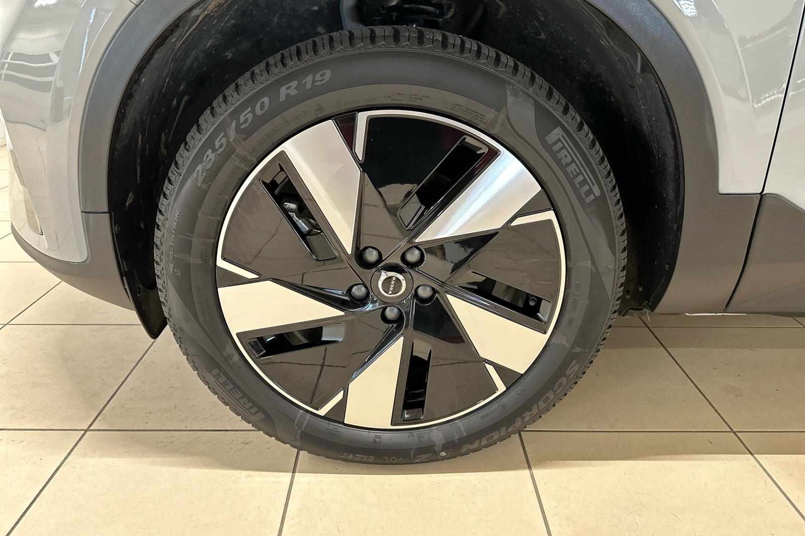 VOLVO XC40 2024
