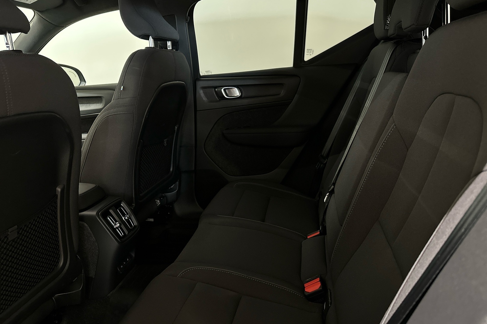 VOLVO XC40 2024