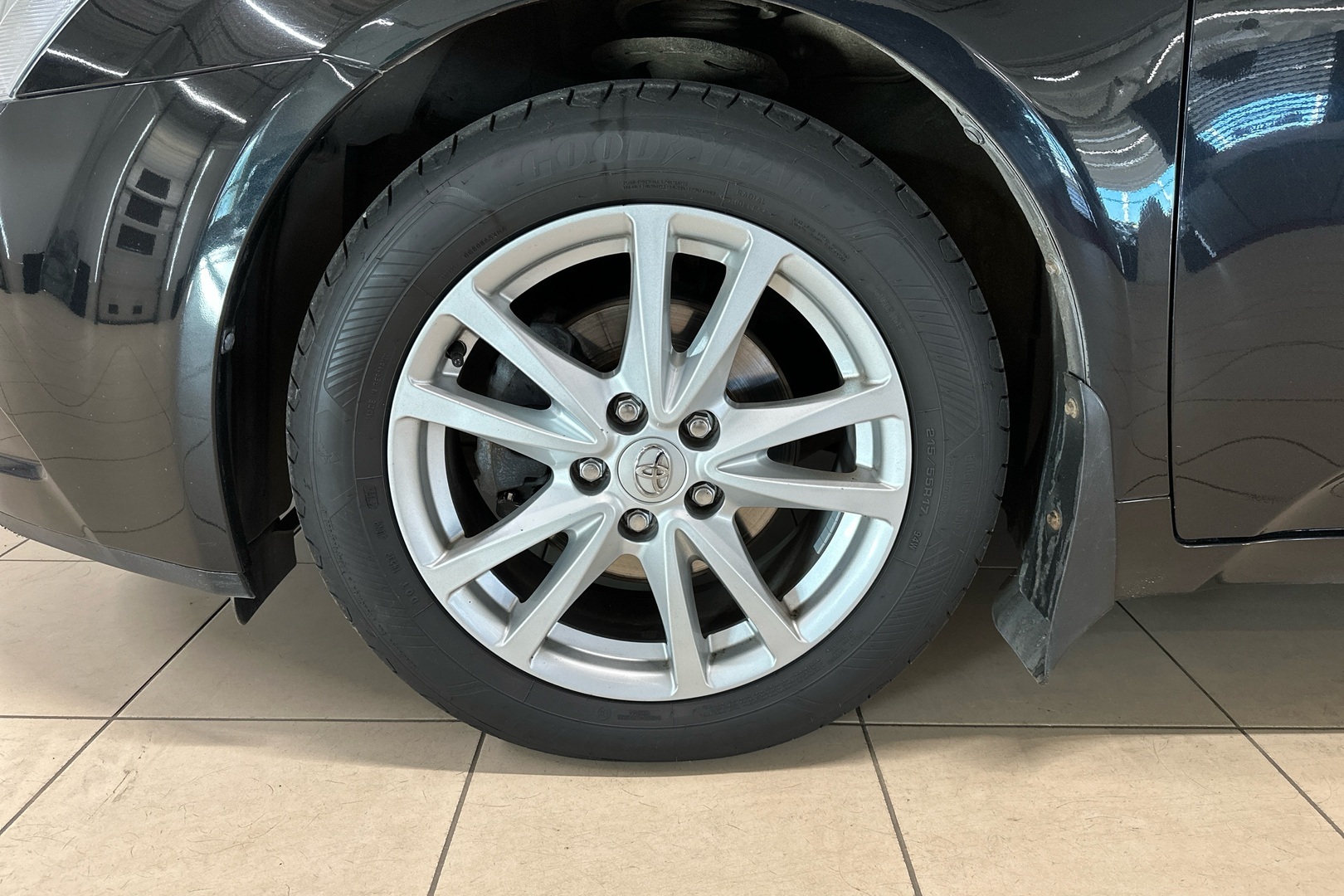 TOYOTA Avensis 2011