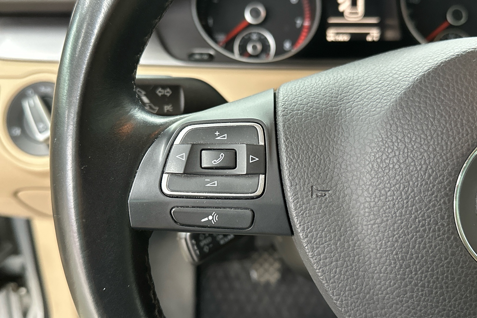 VOLKSWAGEN Passat 2014