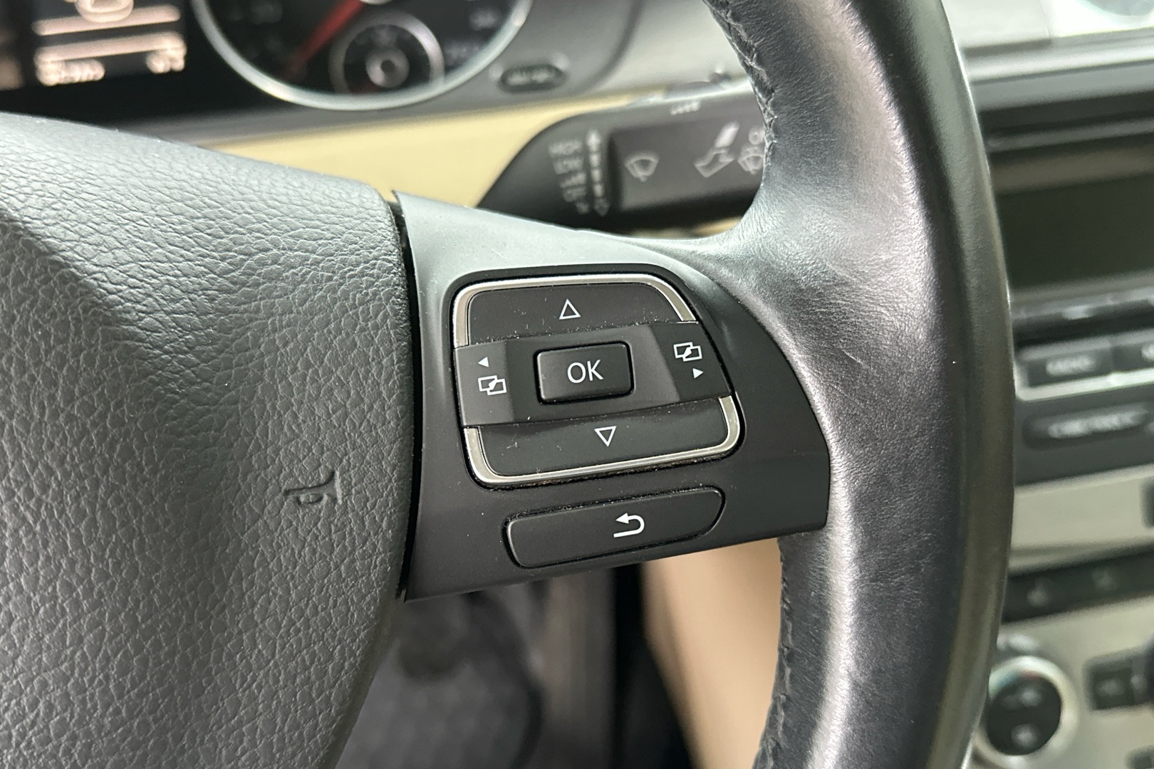 VOLKSWAGEN Passat 2014