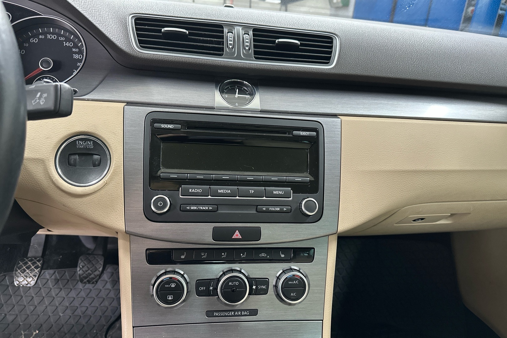 VOLKSWAGEN Passat 2014