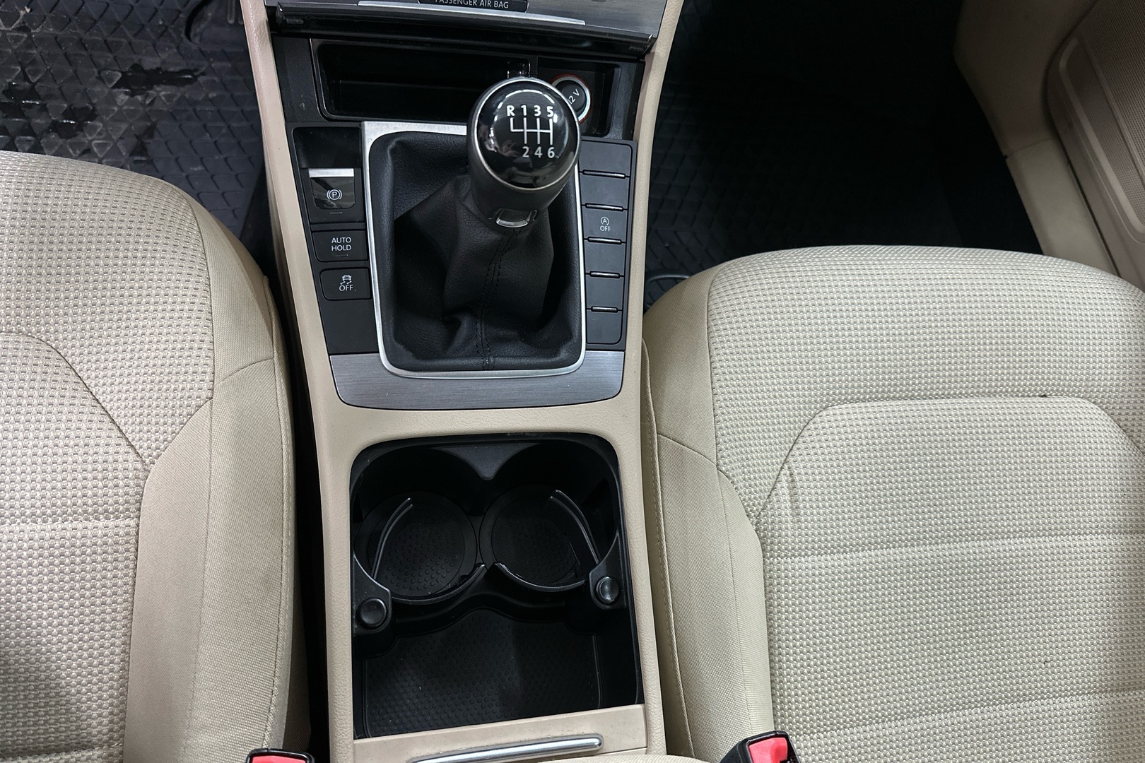 VOLKSWAGEN Passat 2014