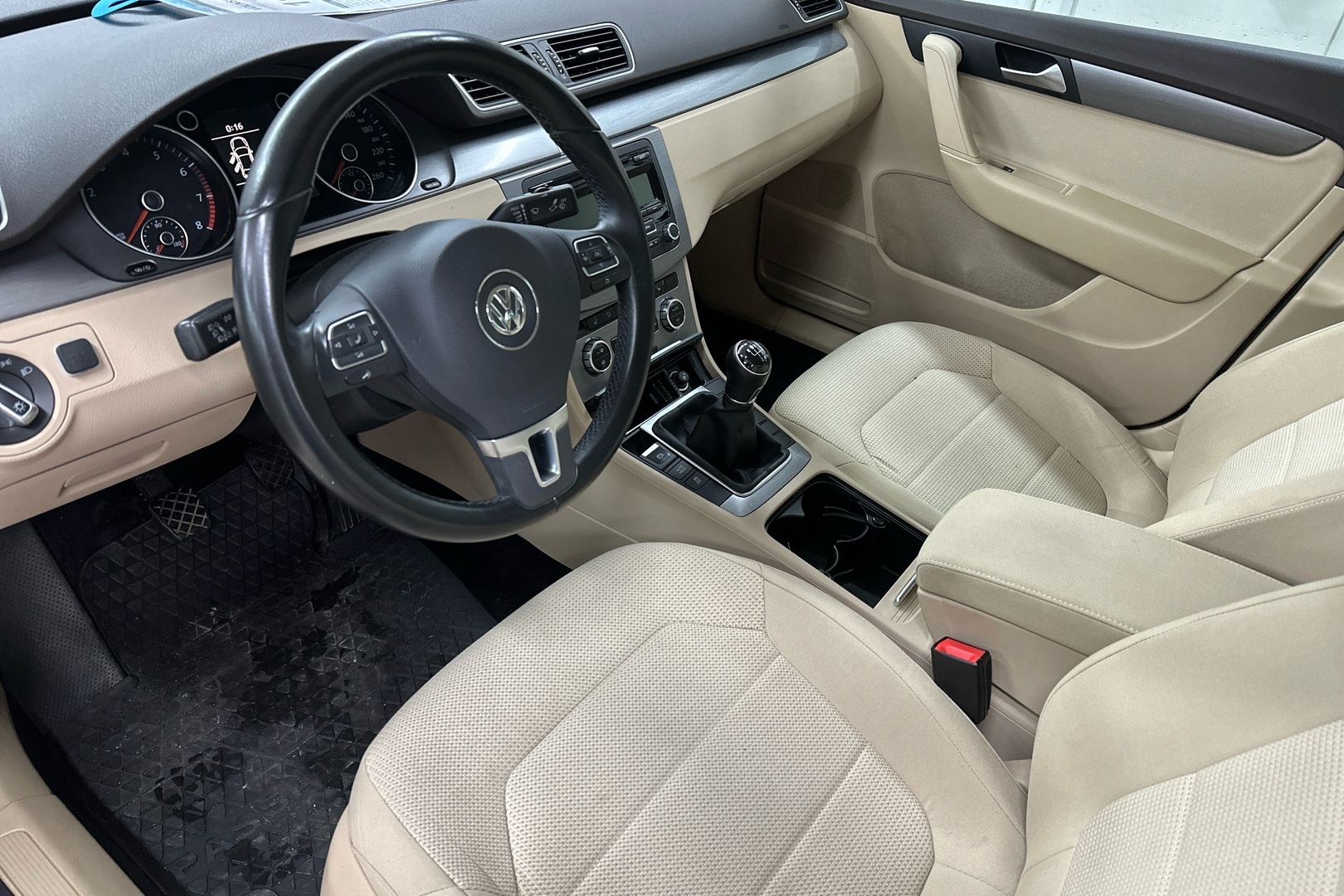 VOLKSWAGEN Passat 2014