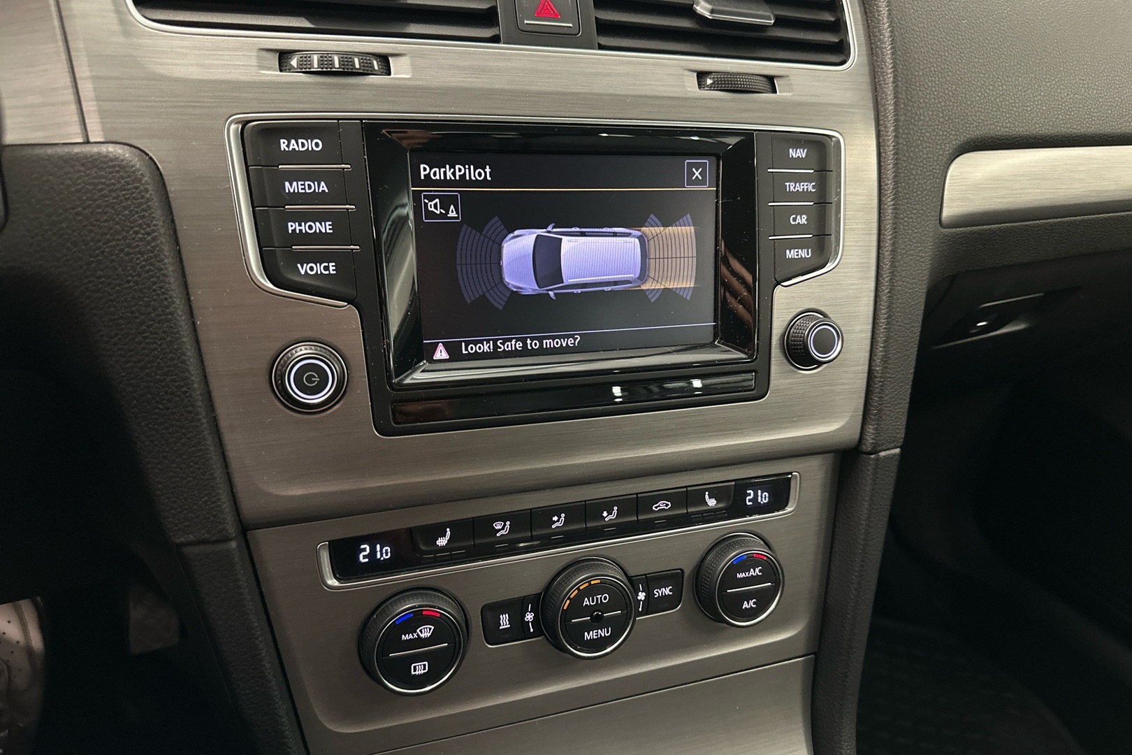 VOLKSWAGEN Golf 2014