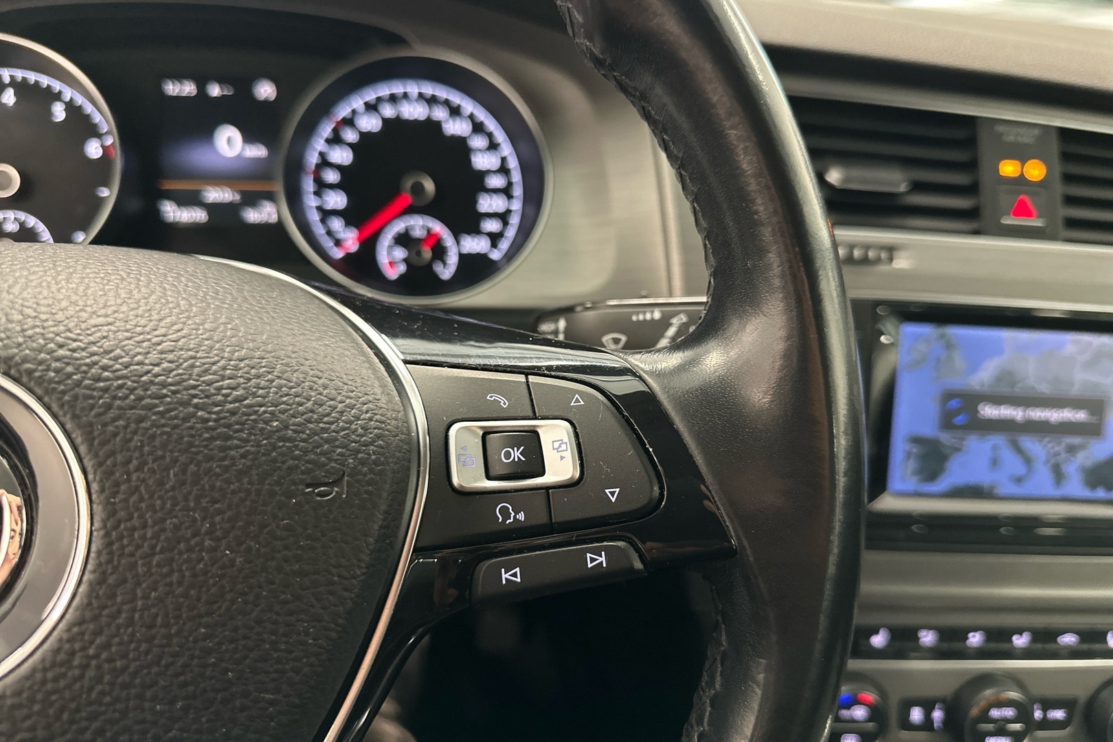 VOLKSWAGEN Golf 2014
