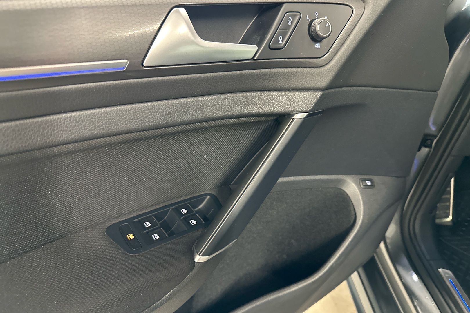 VOLKSWAGEN Golf 2020