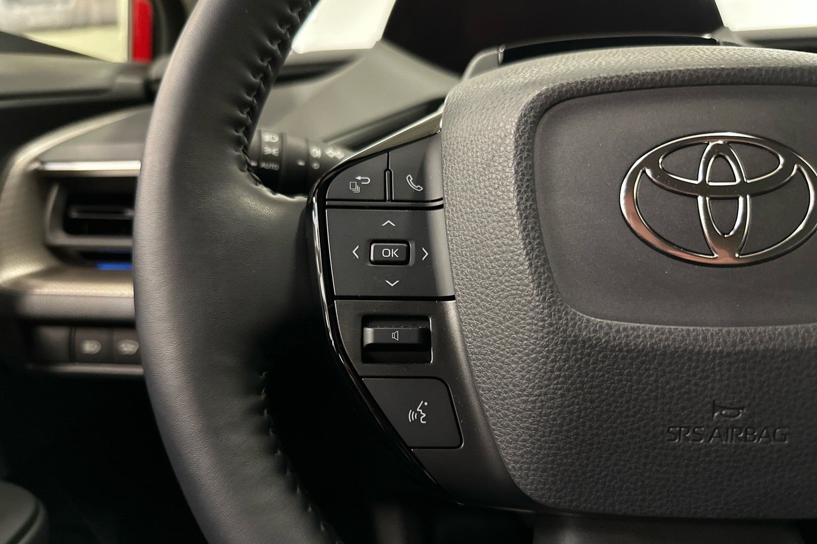 TOYOTA Prius Plug-in 2023