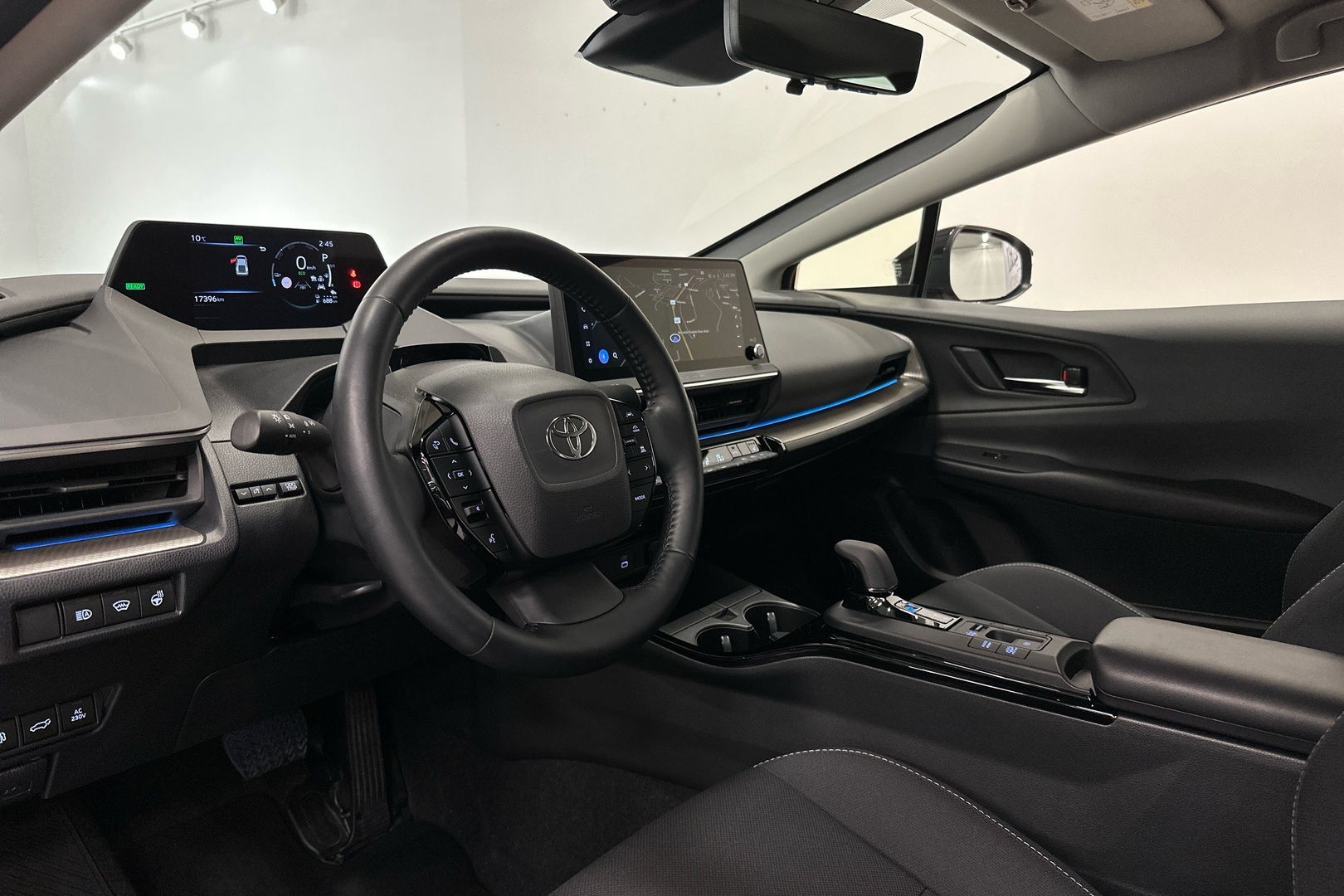 TOYOTA Prius Plug-in 2023