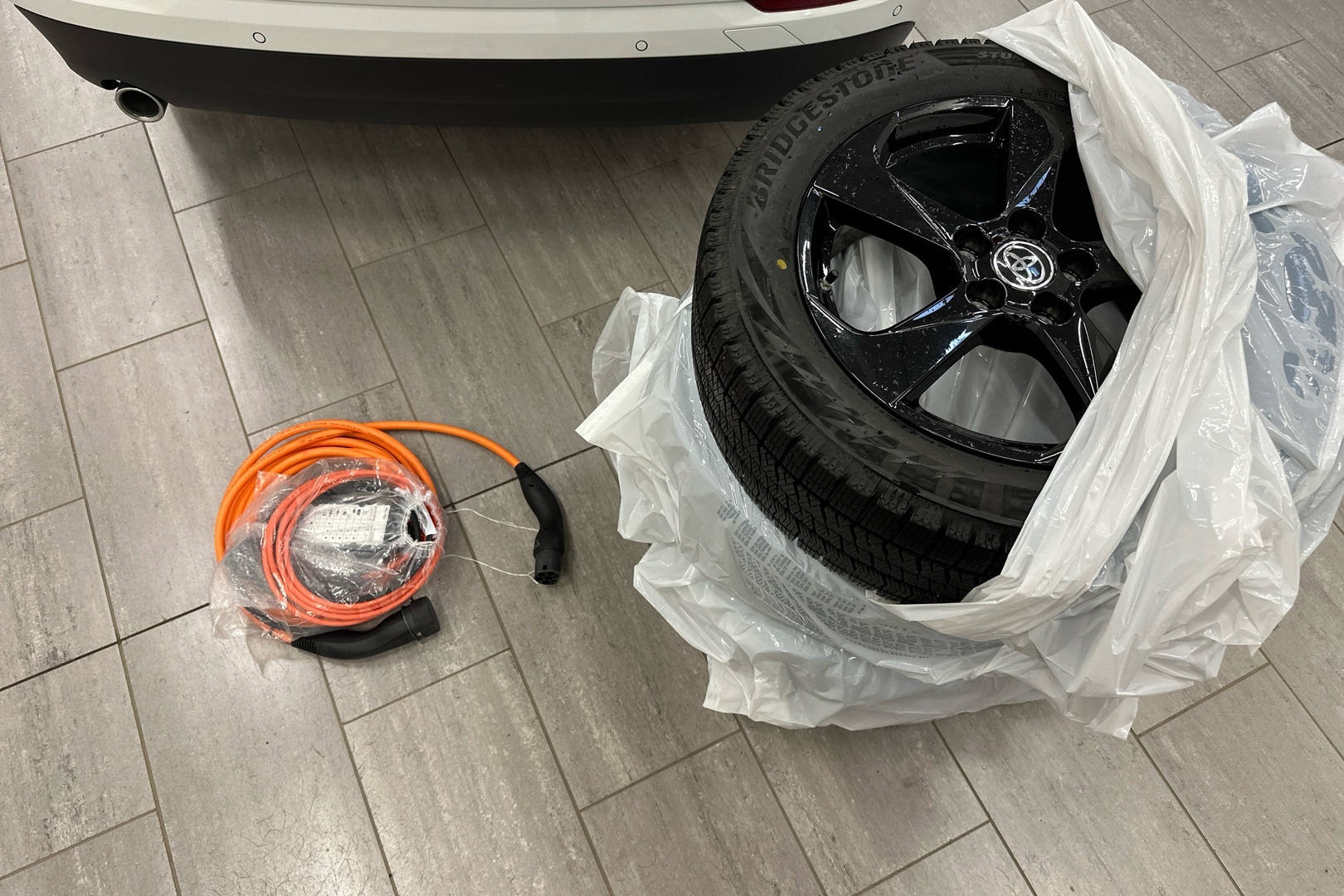 TOYOTA Prius Plug-in 2023