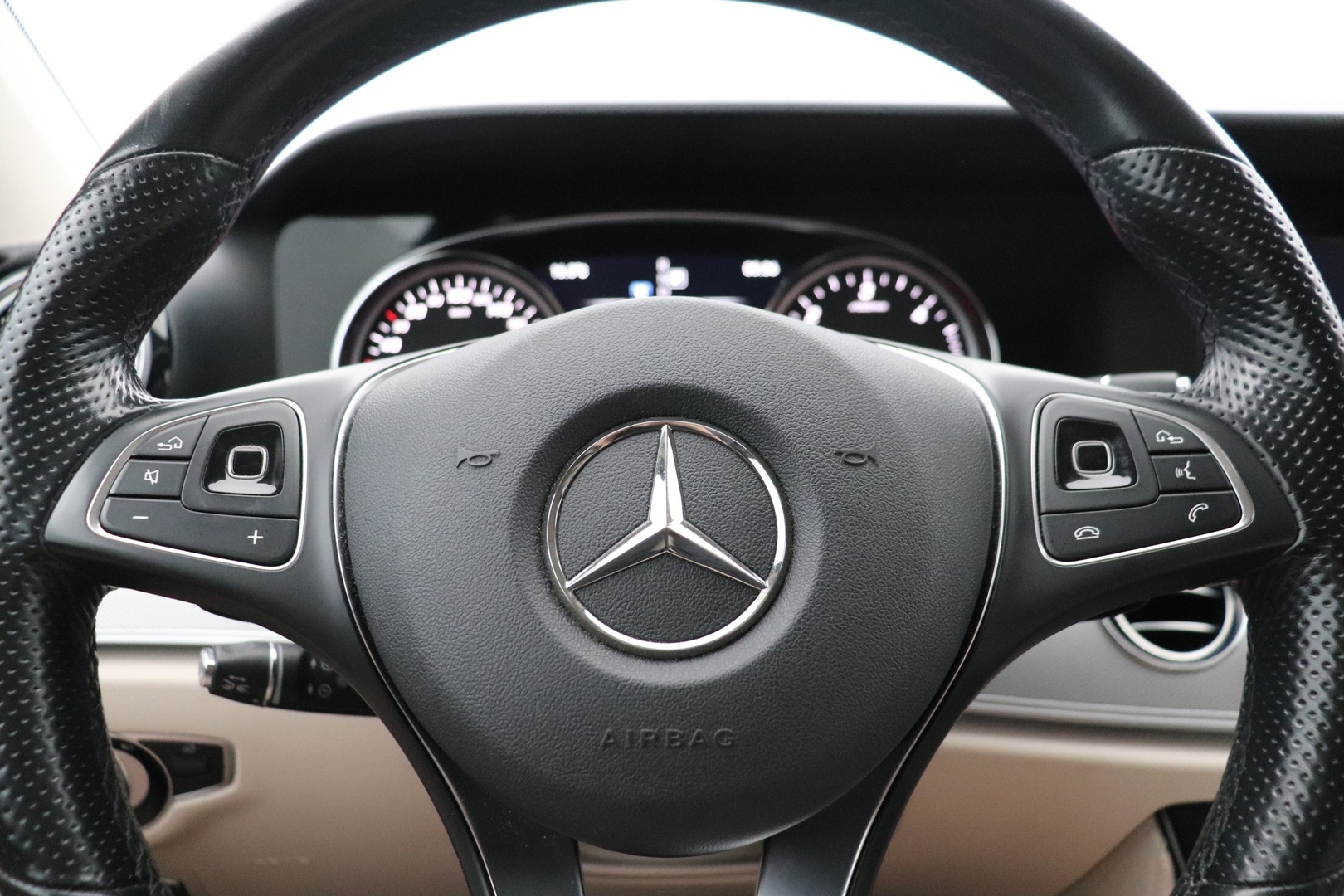 MERCEDES-BENZ E 2017