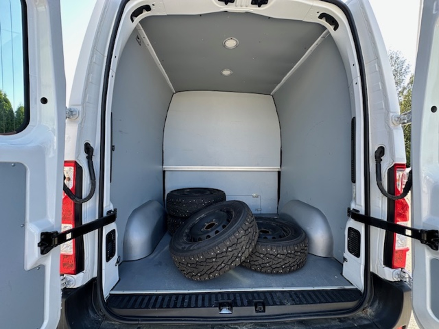 NISSAN NV400 2019