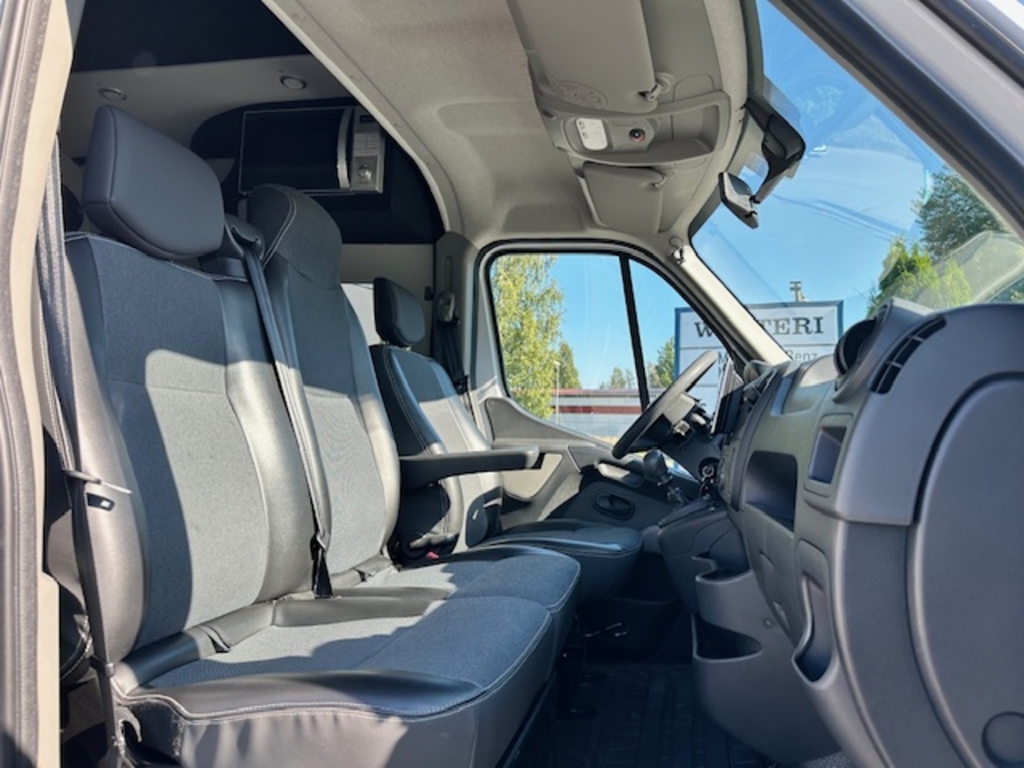 NISSAN NV400 2019