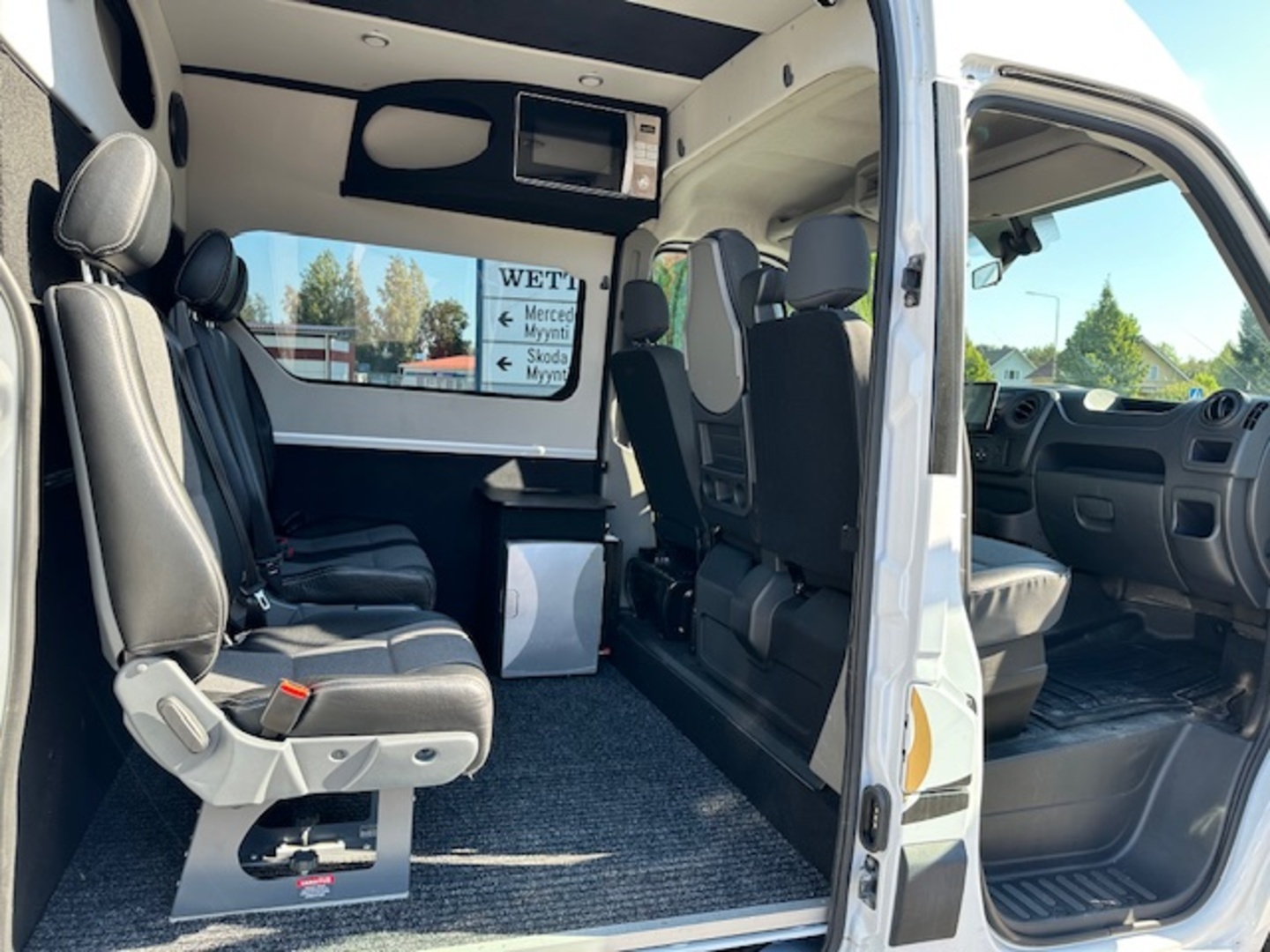 NISSAN NV400 2019