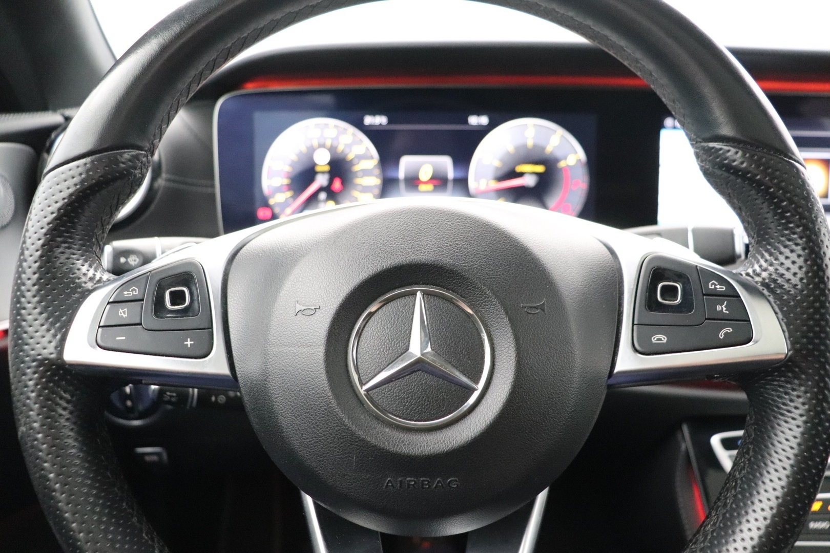 MERCEDES-BENZ E 2018