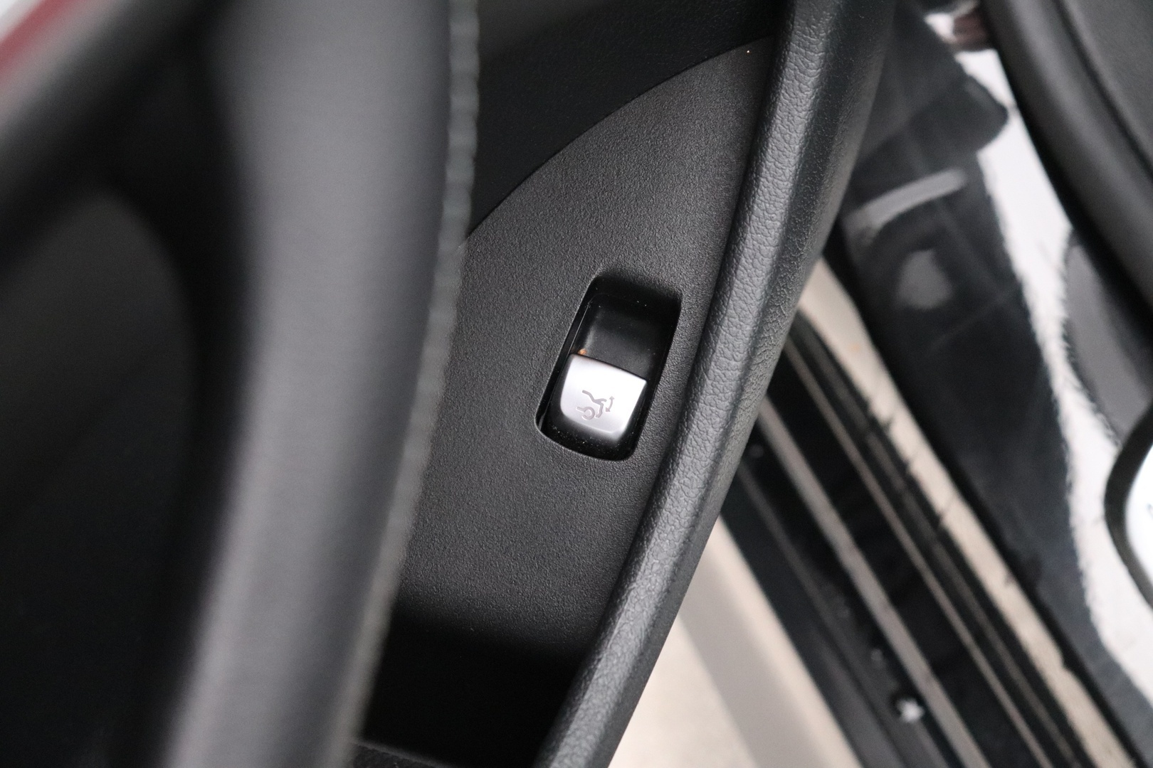 MERCEDES-BENZ E 2018