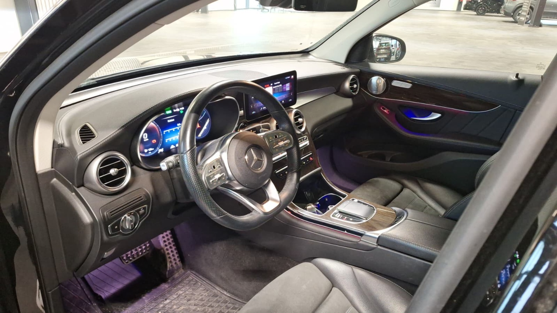 MERCEDES-BENZ GLC 2021