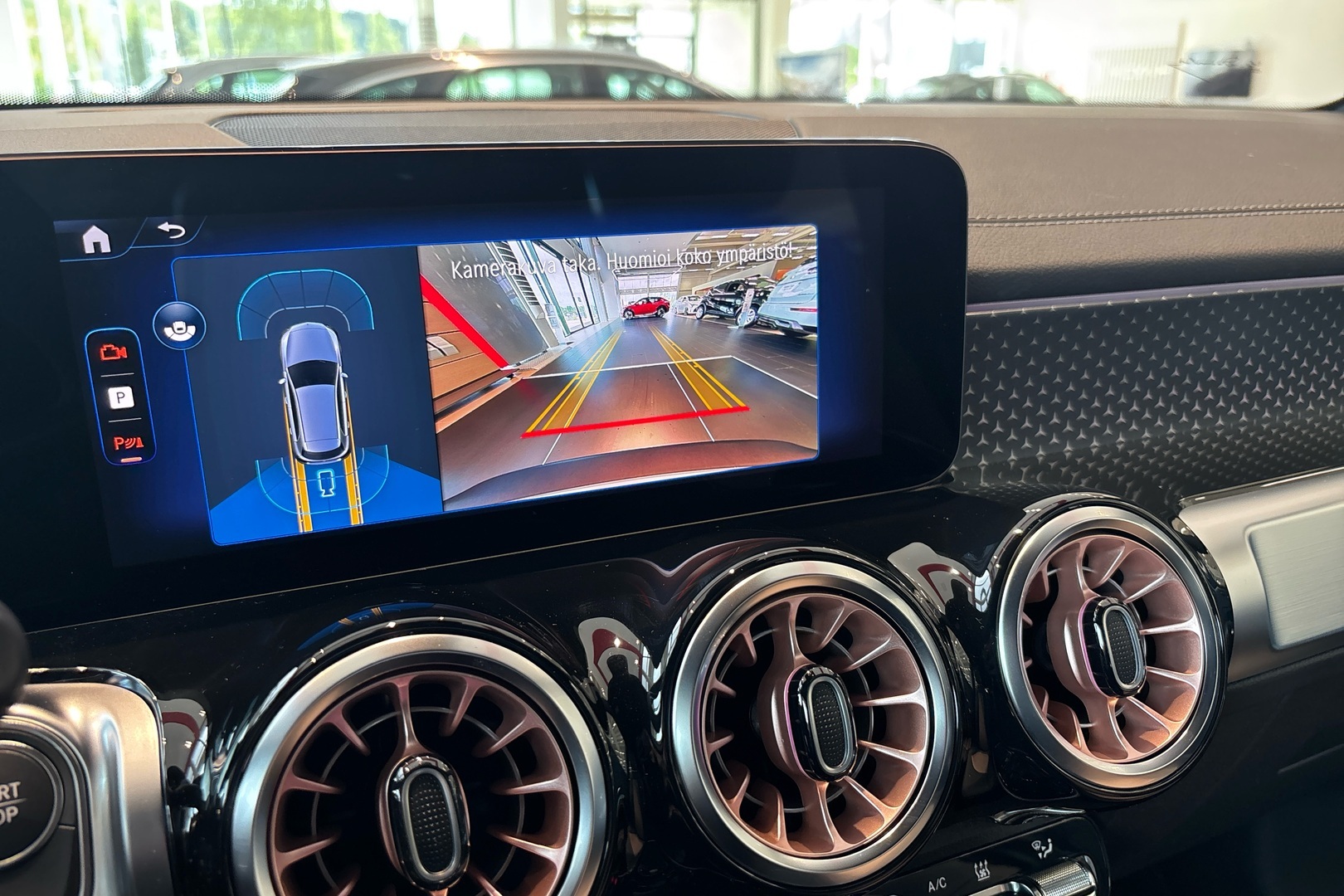 MERCEDES-BENZ EQB 2025