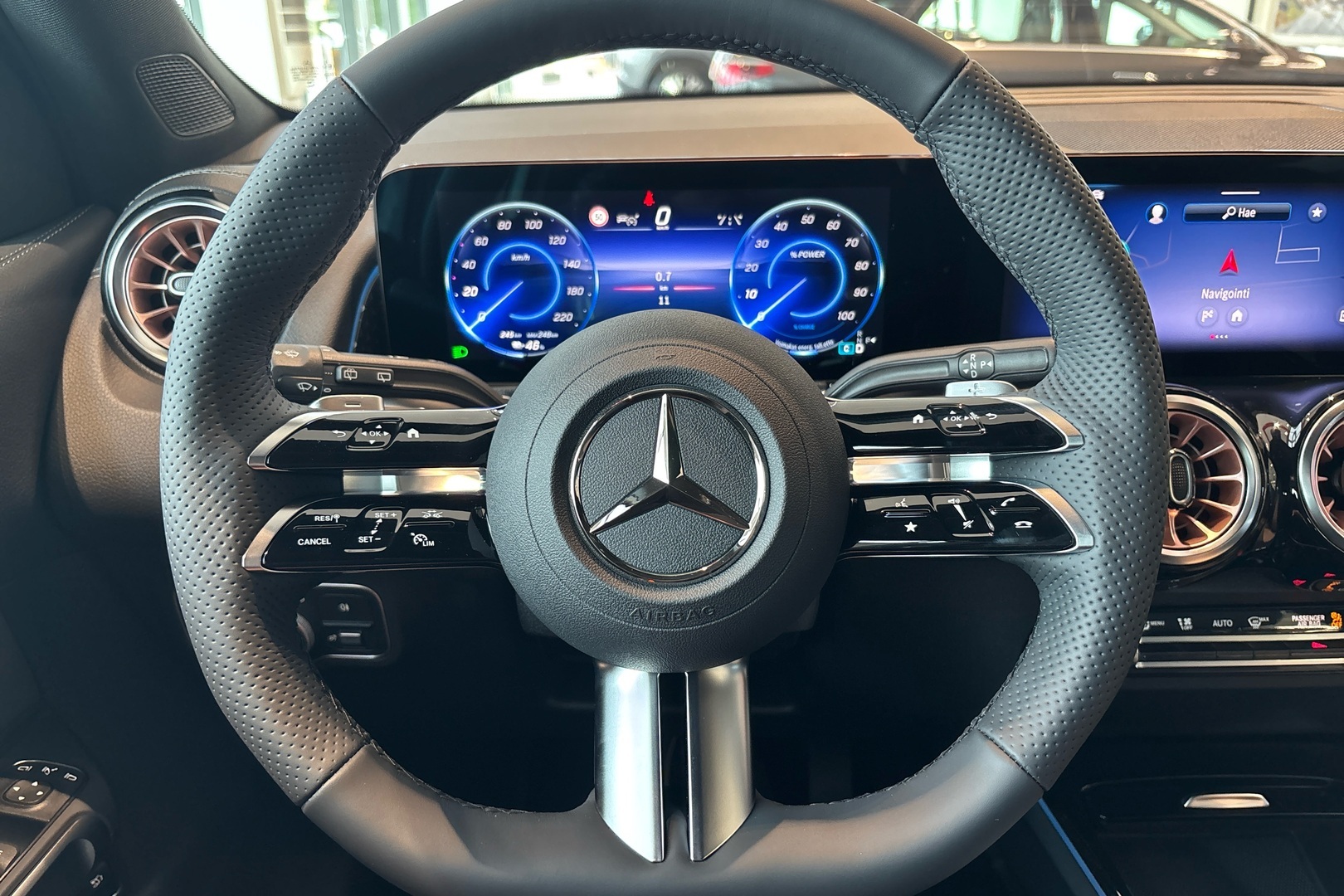 MERCEDES-BENZ EQB 2025