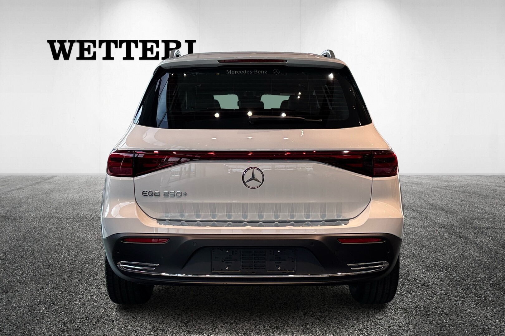 MERCEDES-BENZ EQB 2025