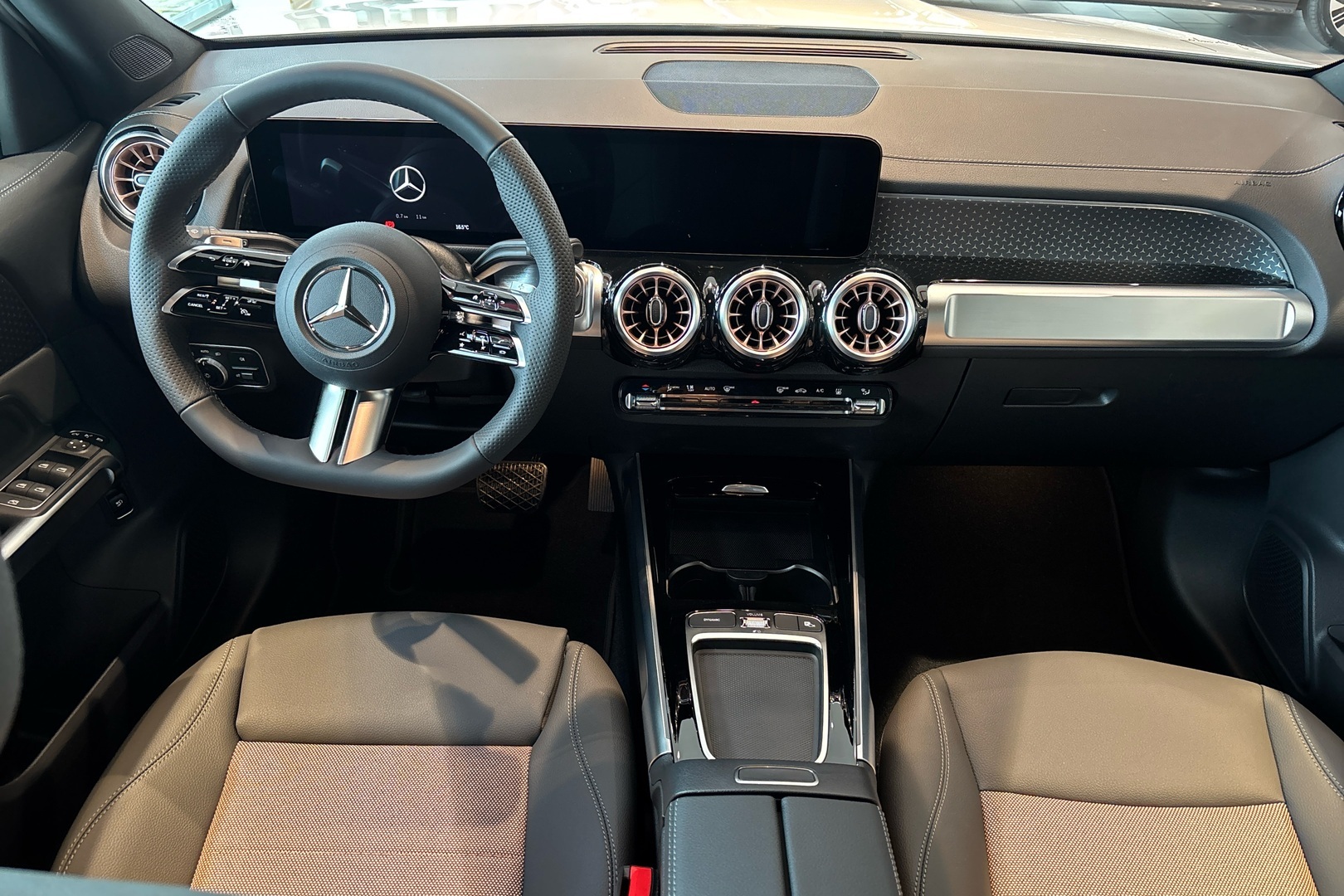 MERCEDES-BENZ EQB 2025