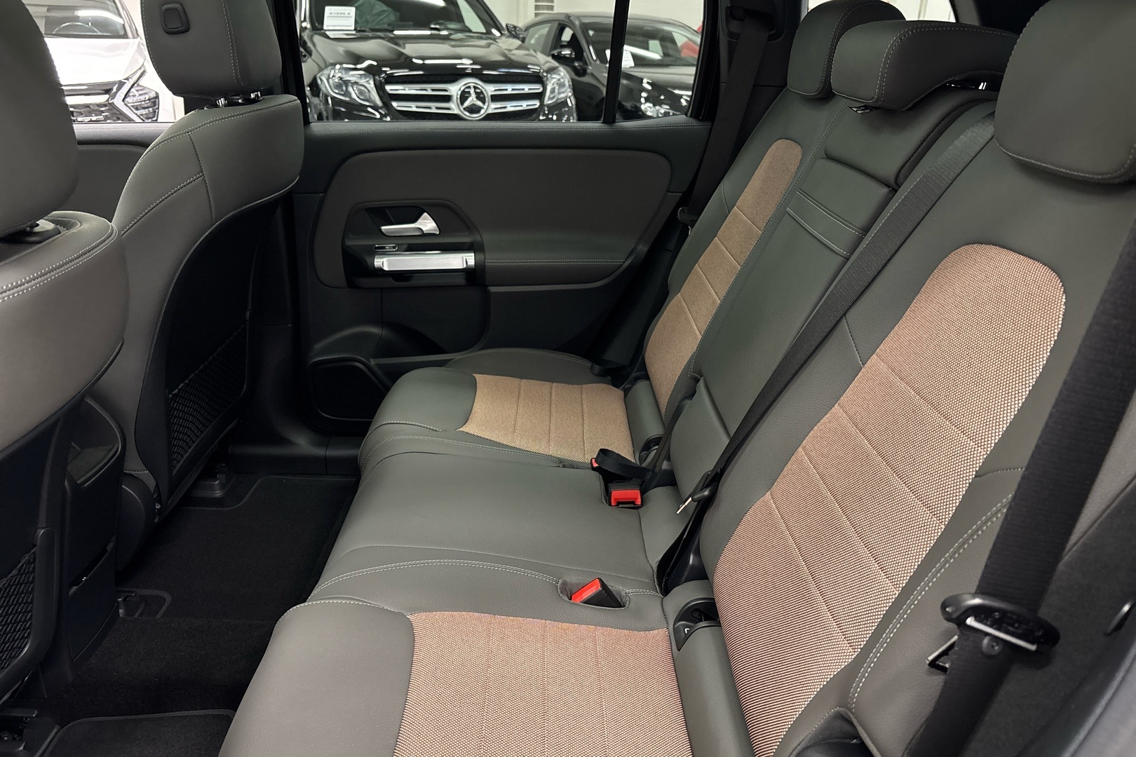 MERCEDES-BENZ EQB 2025