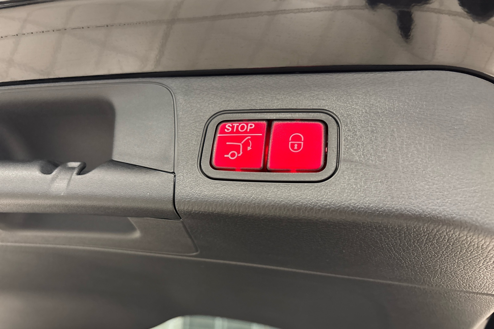 MERCEDES-BENZ EQB 2025