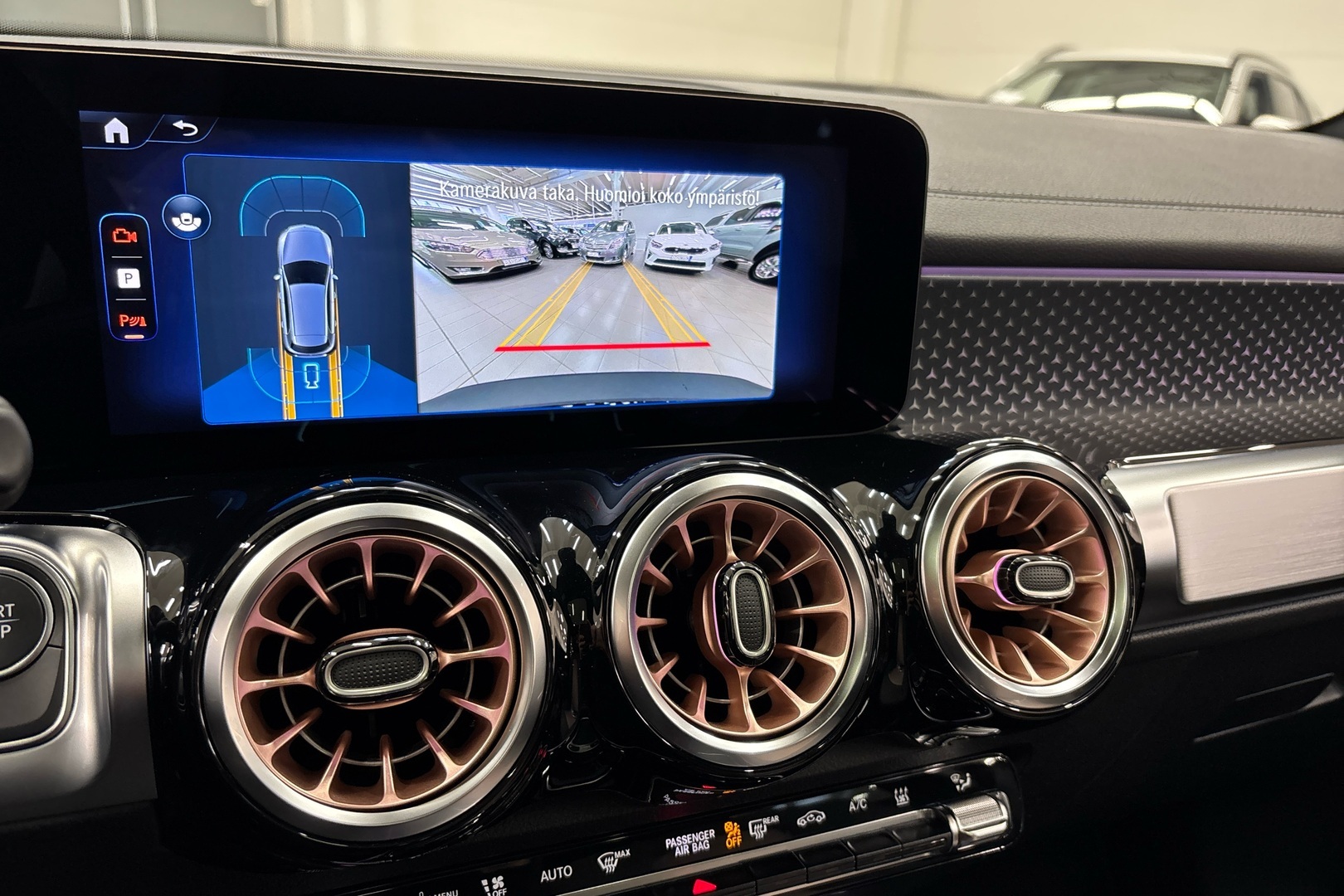 MERCEDES-BENZ EQB 2025