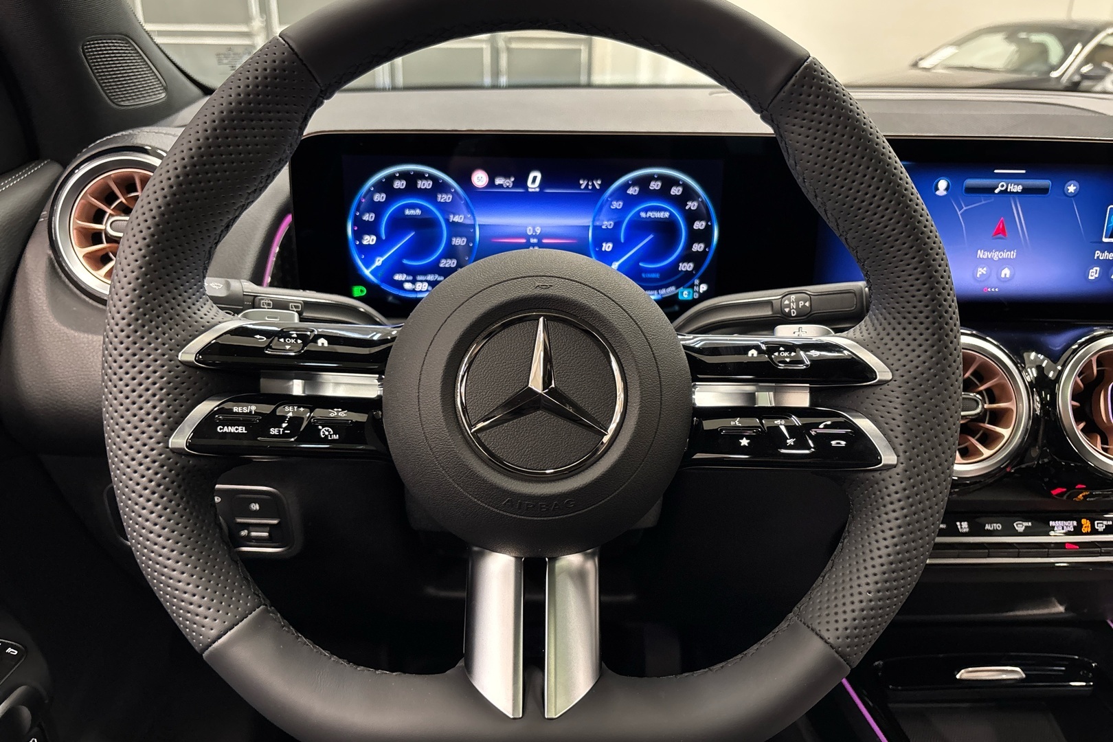 MERCEDES-BENZ EQB 2025