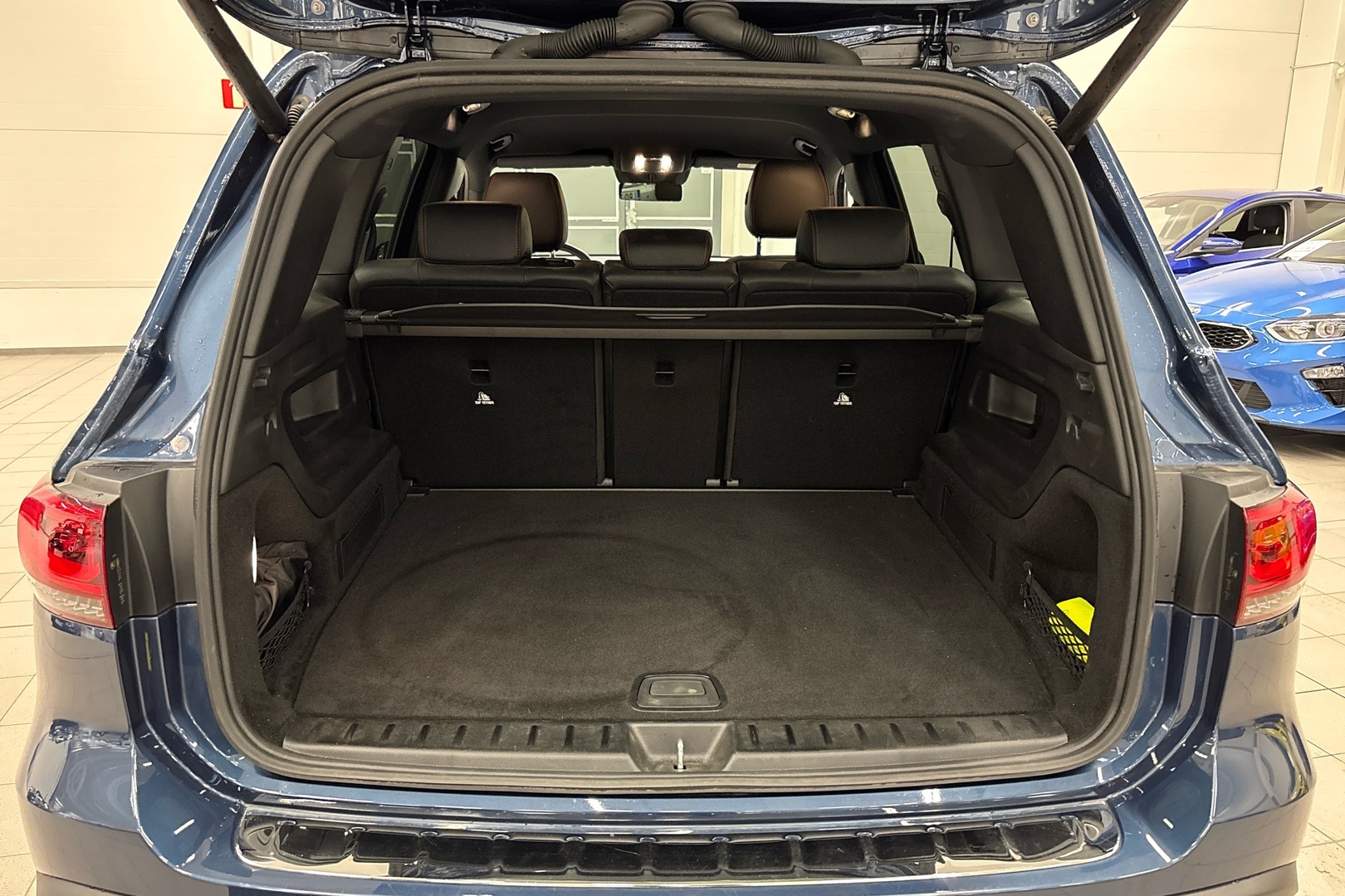 MERCEDES-BENZ EQB 2023