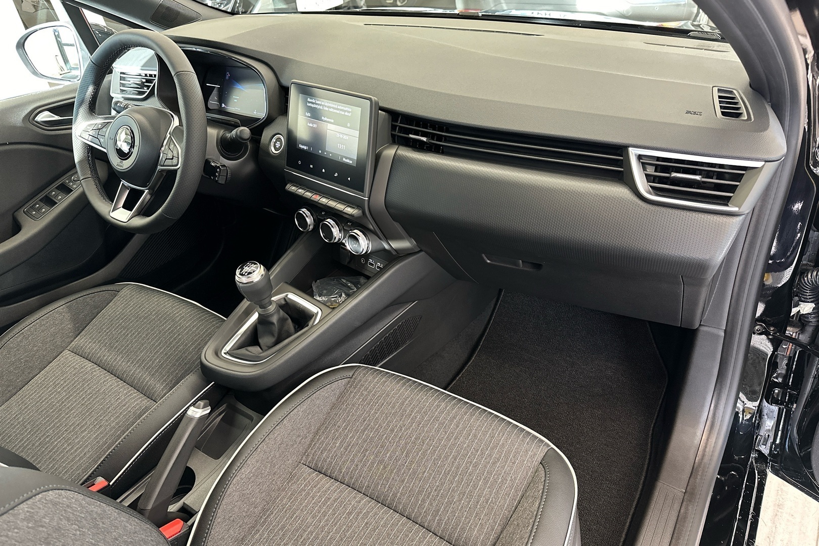 MITSUBISHI Colt 2025