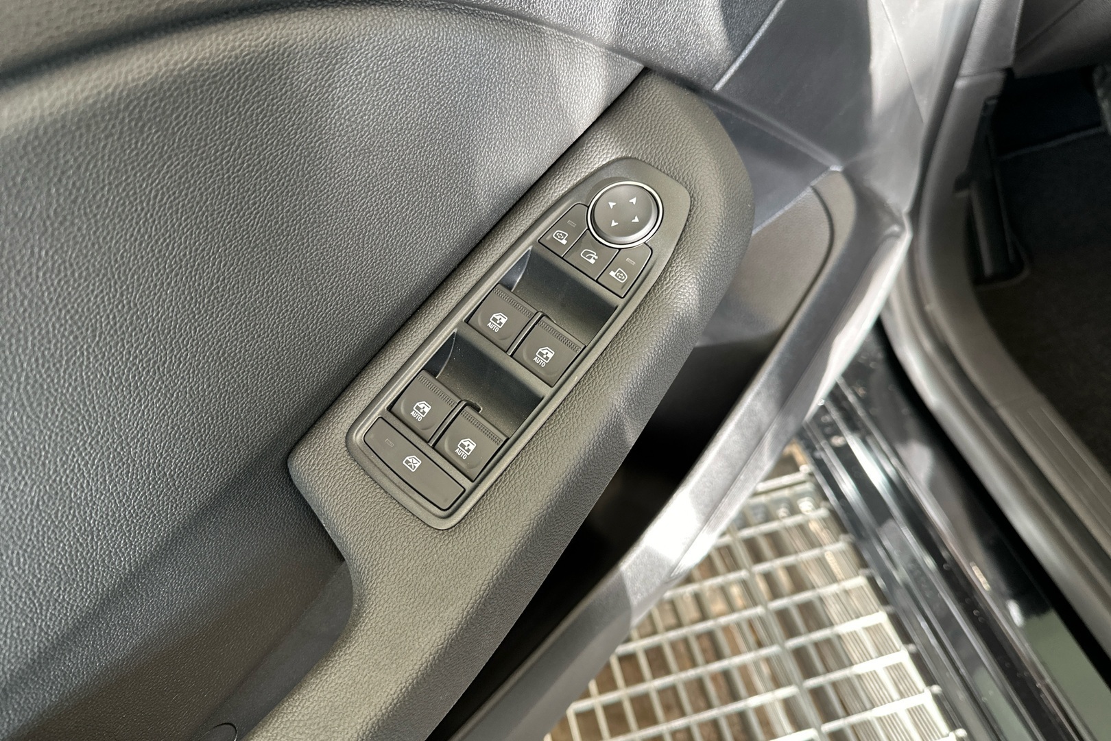 MITSUBISHI Colt 2025