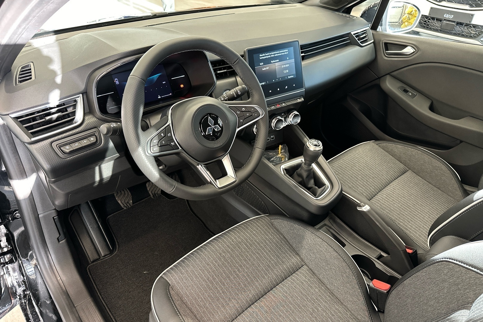 MITSUBISHI Colt 2025