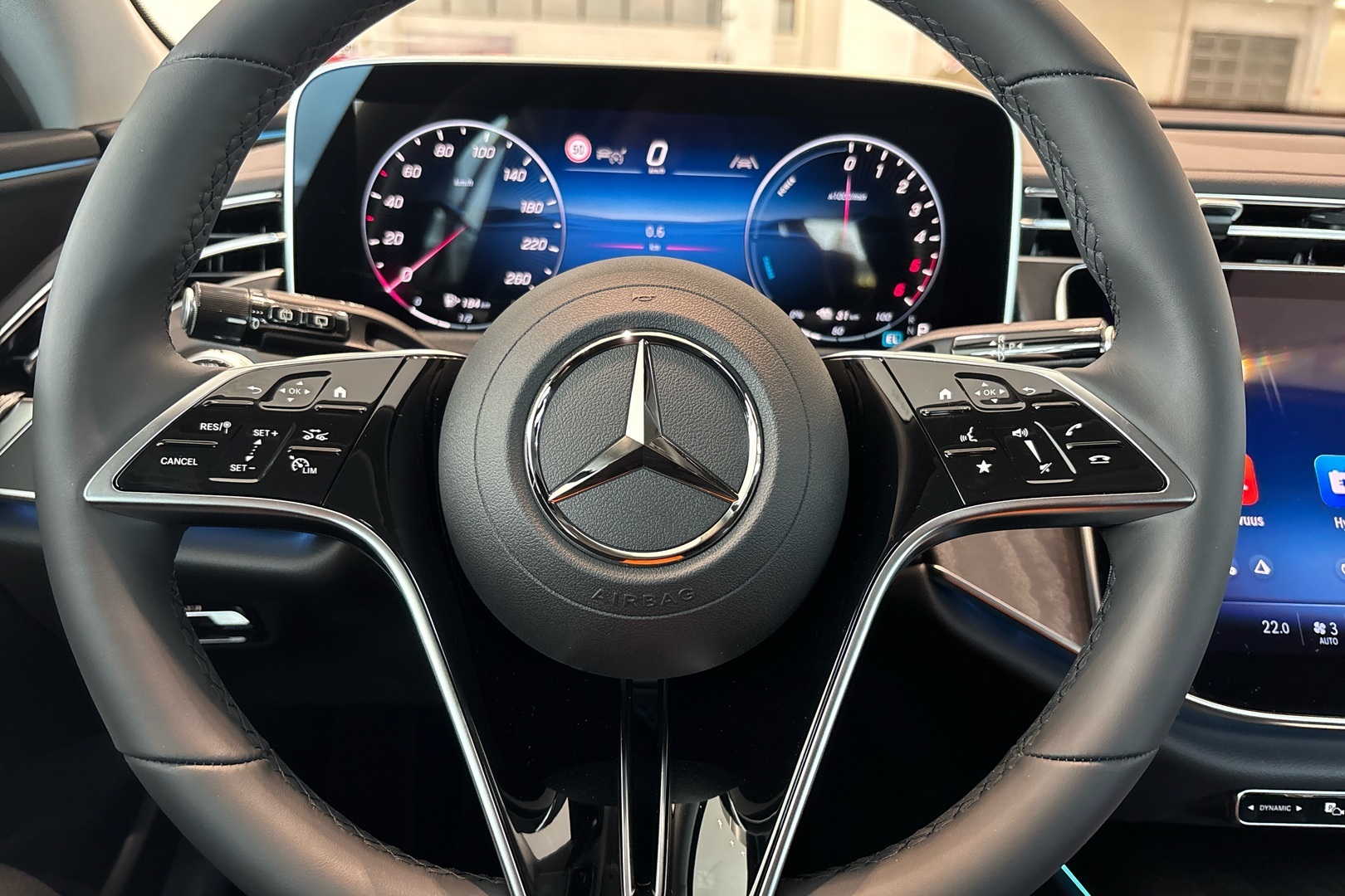 MERCEDES-BENZ E 2025